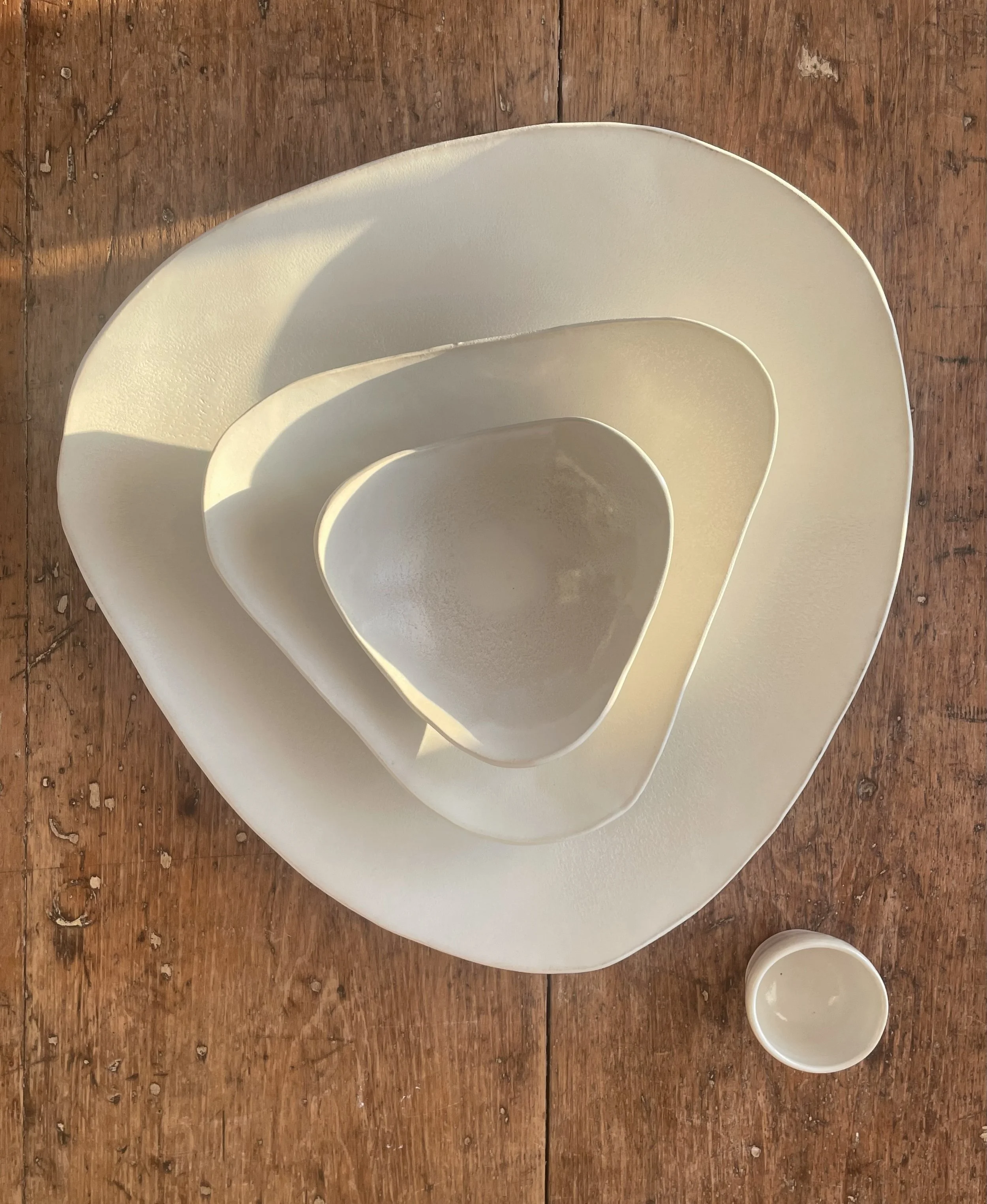 lg. base 18 in. x 19 in.