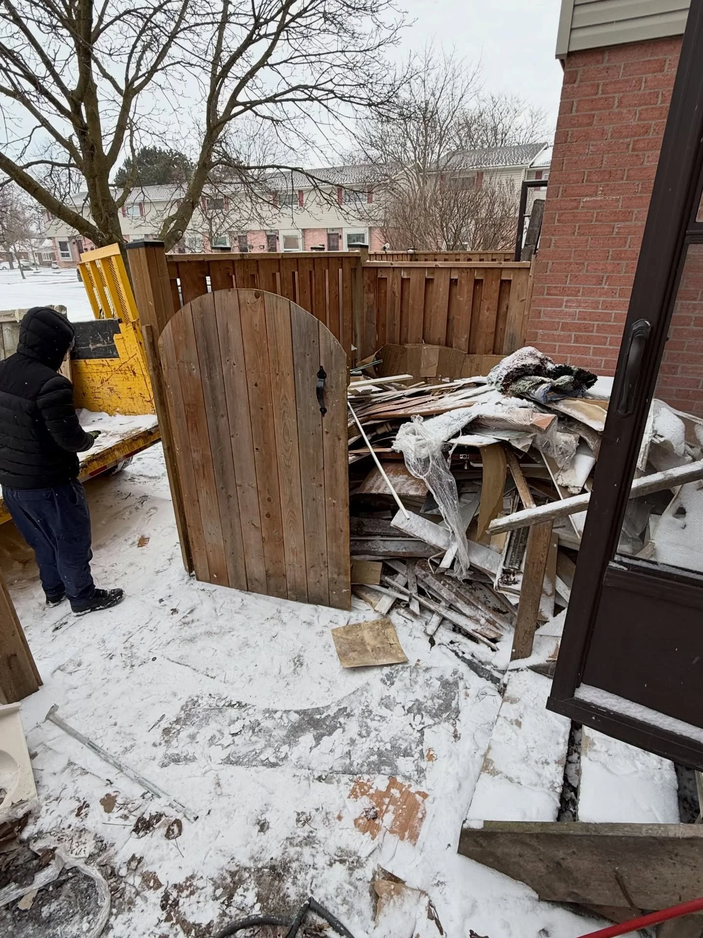 ❄️ Can&rsquo;t do anything about the snow. The junk though? That&rsquo;s gone. 💪

📲 DM for a free quote | Link in bio

#junkranger #junkremoval #democleanup #gotjunk