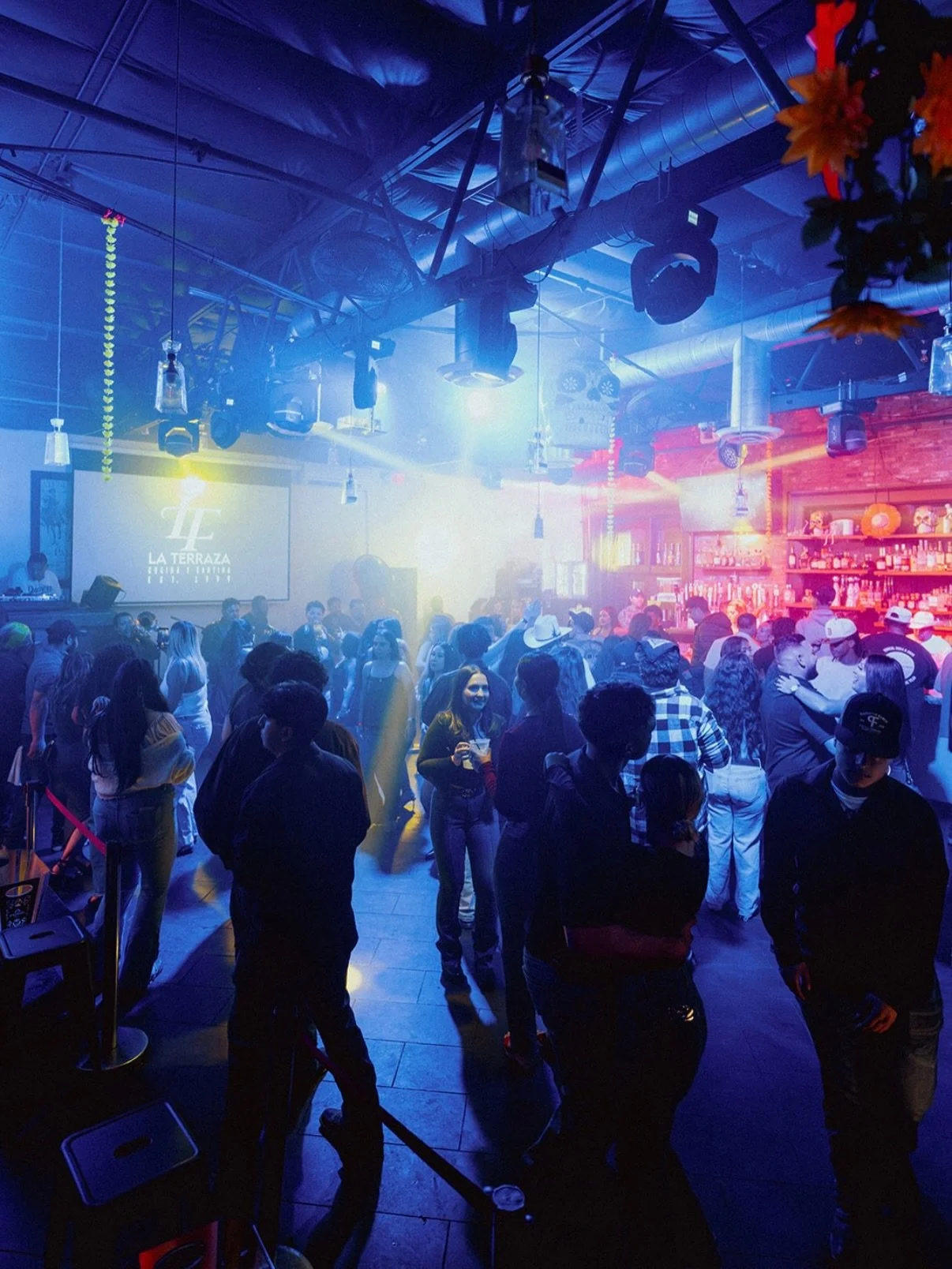 🔥 NOCHES B&Eacute;LIKAS 🔥
Los Juarez x Edici&oacute;n Distinta en vivo
Sounds by DJ ALX
📍 Old Sac | 21+
🕙 10PM &ndash; 1:30AM
💥 Se prende este Jan 3