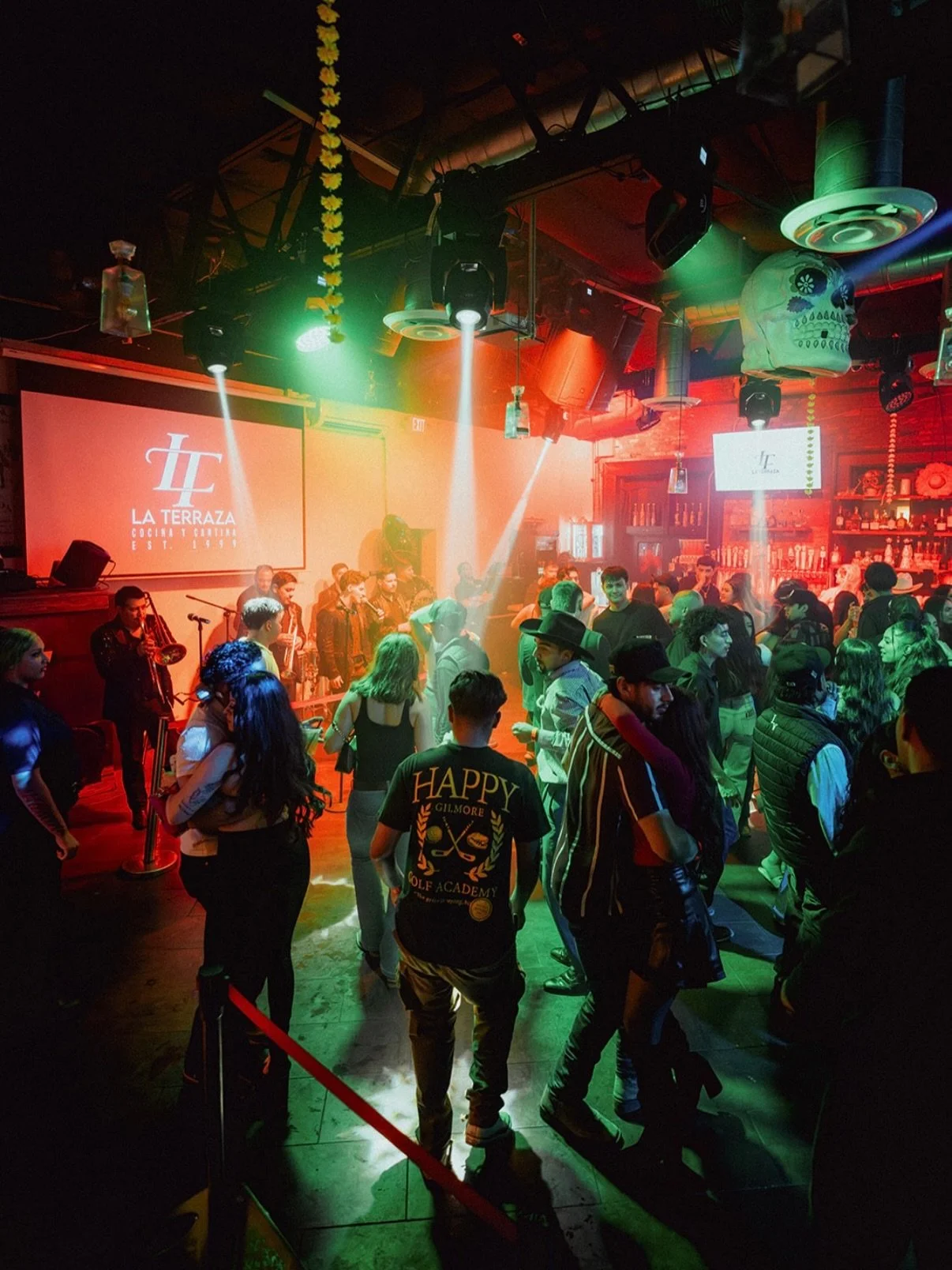 Las botas est&aacute;n listas Sacramento 🤠💖
Este March 28 llega BANDA Y BOTAS con Imperio An&oacute;nimo en vivo 🔥

🎶 DJ Miko prendiendo la pista toda la noche
🍻 $2 beers
🥃 $1 shots hasta las 11PM

🚪 Puertas abren 10PM
📍 1027 2nd St, Old Sac
