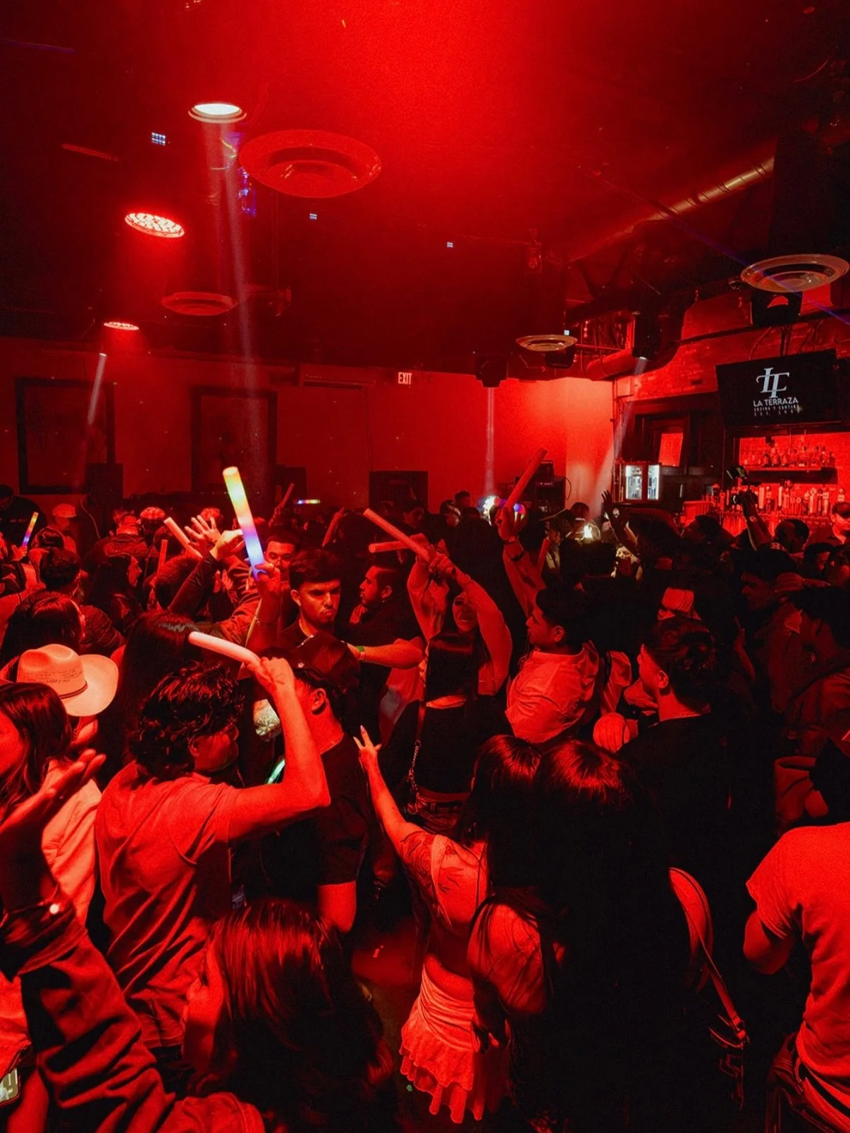 THIS WEEKEND&rsquo;S LINE UP AT LA TERRAZA 😮&zwj;💨🔥

🔴 Friday &mdash; Relao Pegadita⚫️ Sunday &mdash; Botas y Botellas with Canarios de Michoac&aacute;n EN VIVO 🤠🍾

Sacramento already knows where the vibes are at this weekend