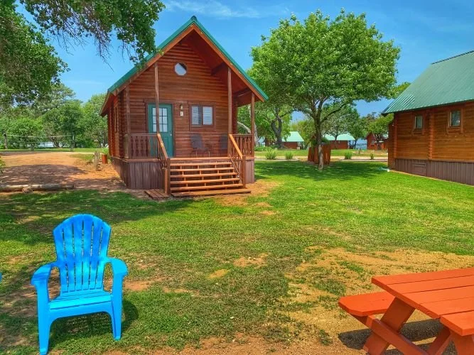 Pet-friendly waterfront cabin rental Lake Buchanan Texas – Cabin 1