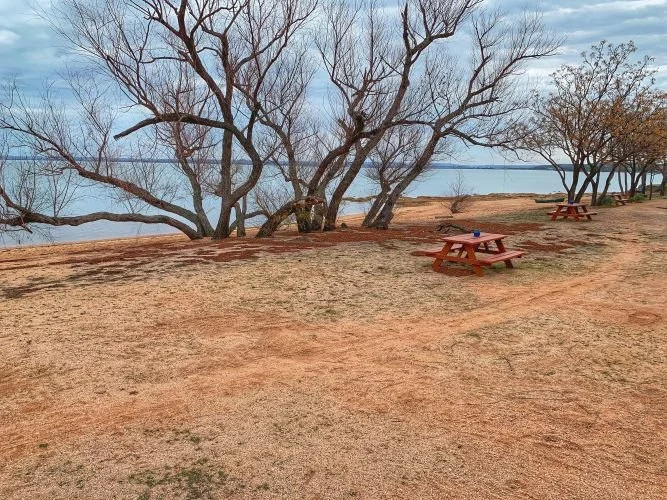 Lake Buchanan Texas lakefront cabin with porch – Cabin 10