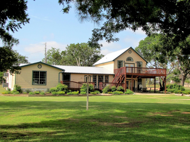 25 Person Lake House