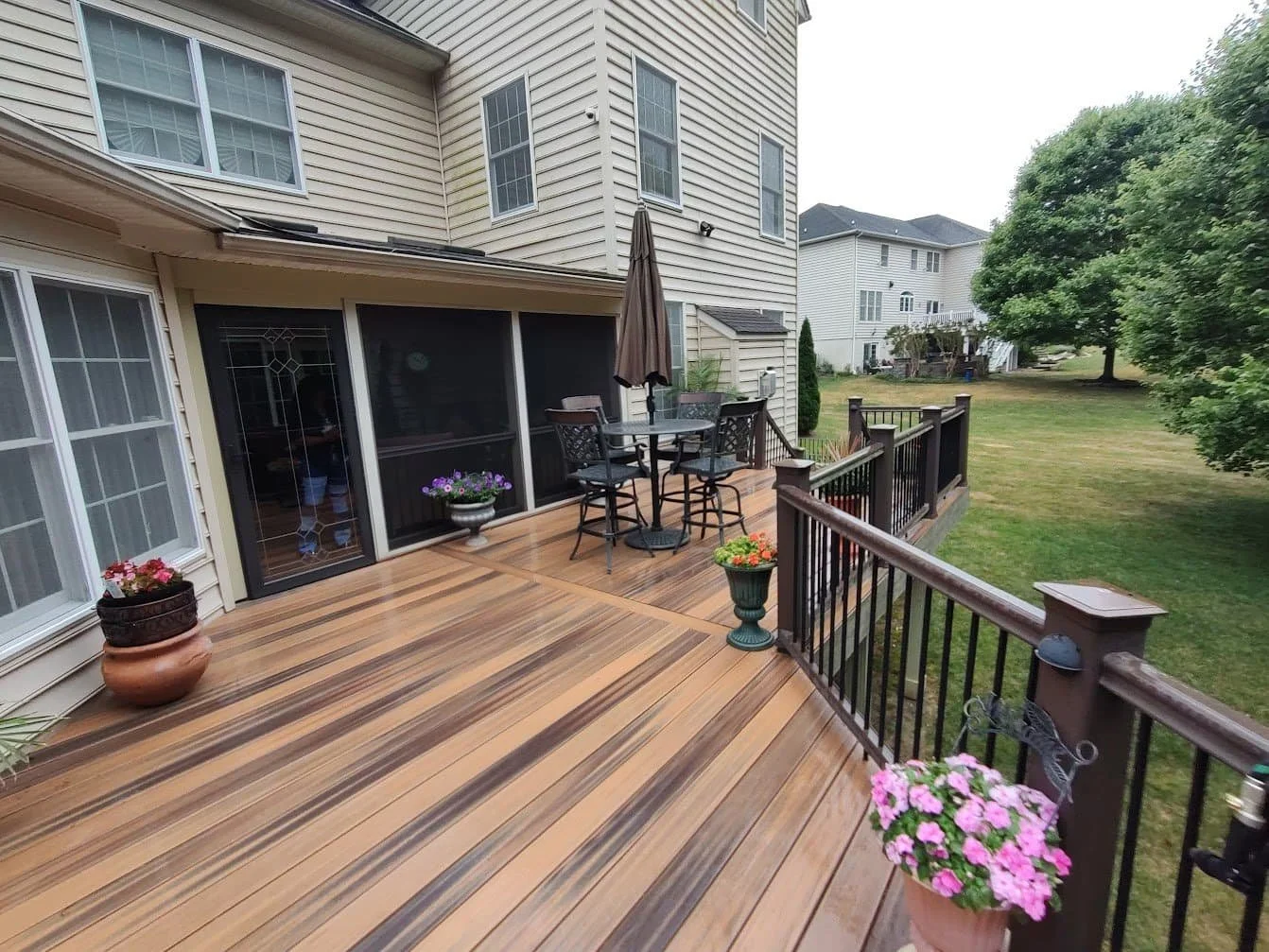 Composite Decking-Vinyl Railing