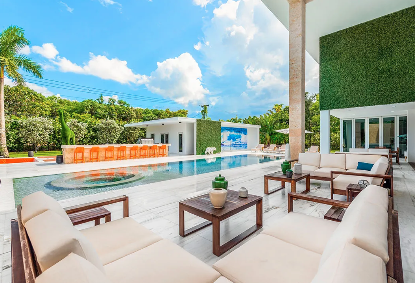 miami-villa-bachelorette-party