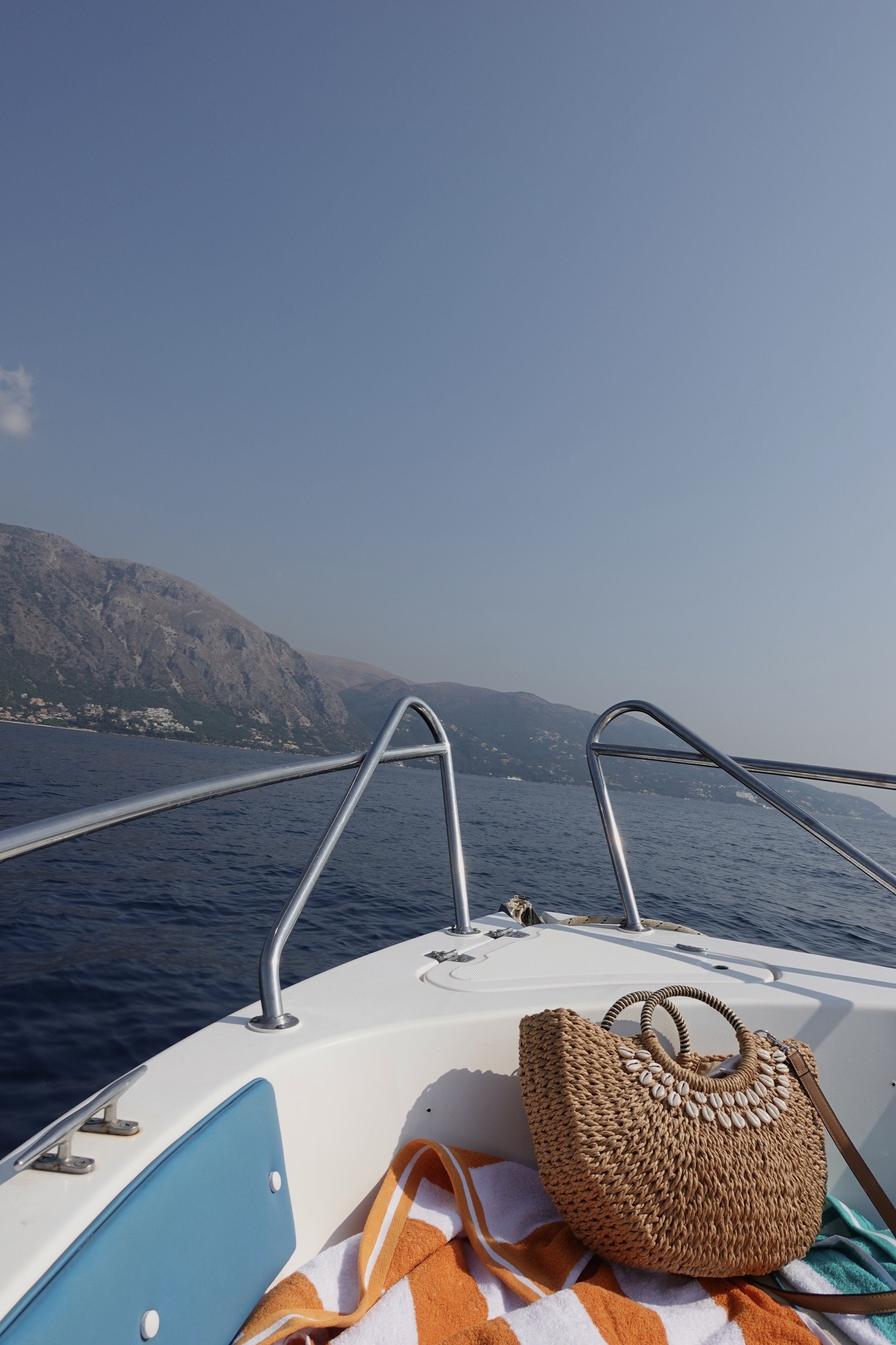 bachelorette-boat-yacht-party