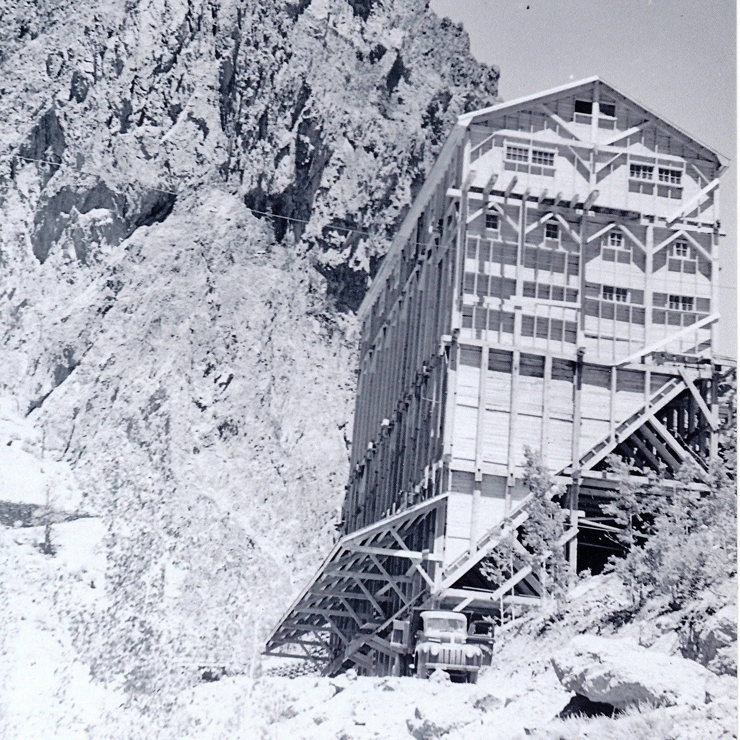 Making great progress with our fine team @knott and @tstroh_arch on coming up with plans to ensure this historic structure, an important part of Creede&rsquo;s Silver mining district, is preserved for future generations to enjoy.

#historicbuildings 