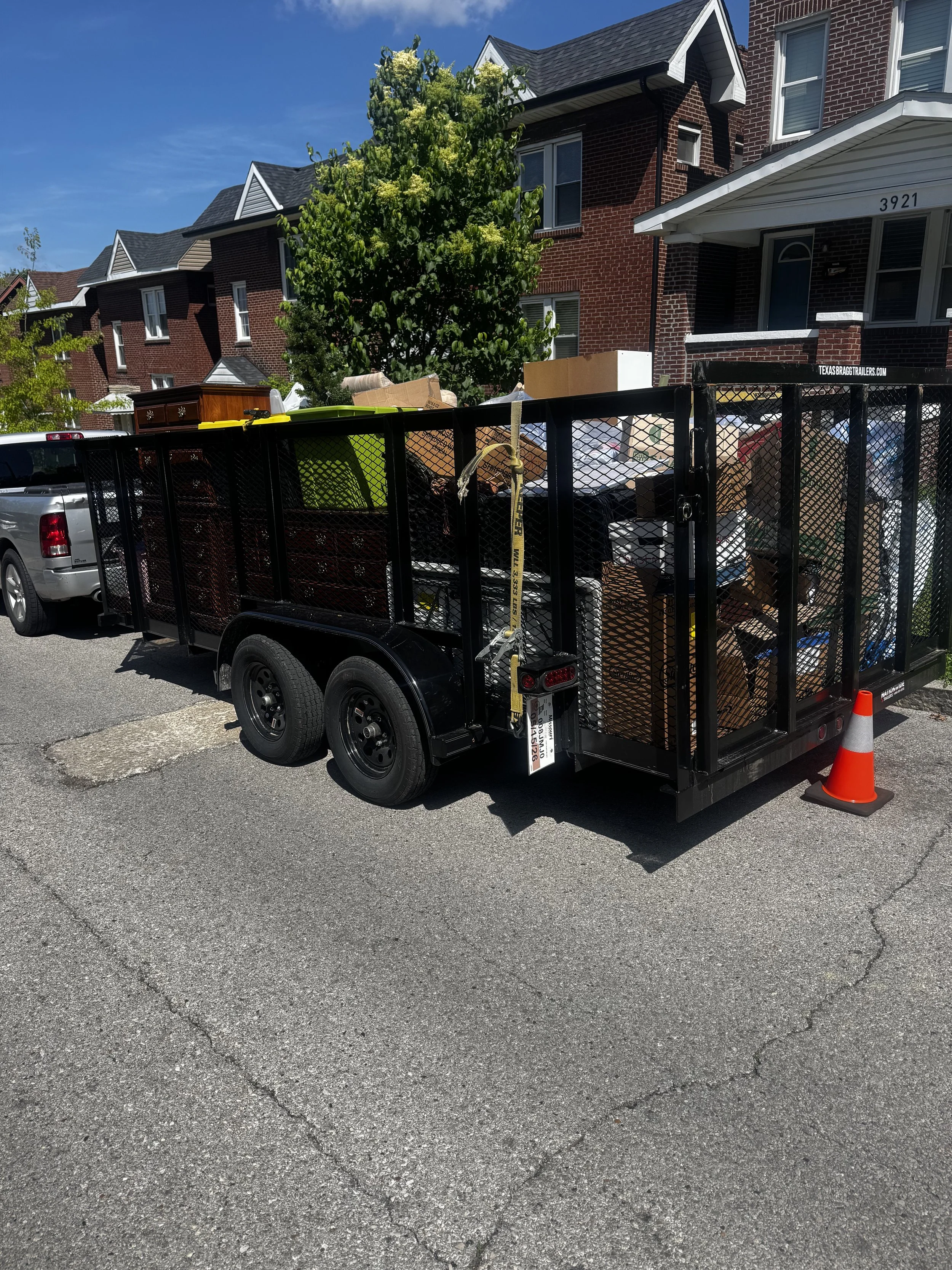 Full trailer load full of trash. Saint Louis Junk Removal. Property cleanout 