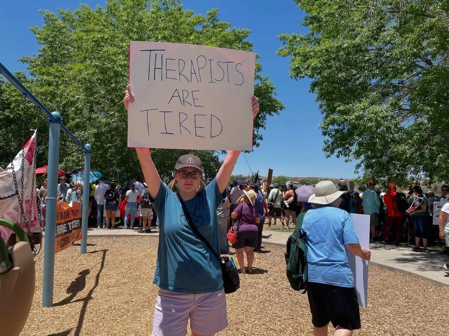 I connected with a lot of tired therapists today! Show up, show out 👊🏼 #therapist #nokingsday
