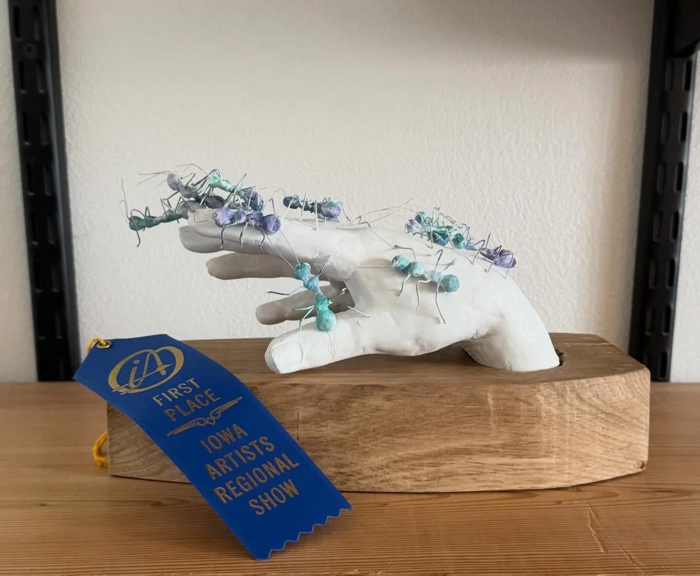 Saturday was the Iowa Artists (@iowaartistsorg) Region 7 Show and it was amazing. A very full day of art and community, and the honor of receiving a blue ribbon in the 3D category and red ribbon in 2D!

It was such a joy to listen to an artist talk a