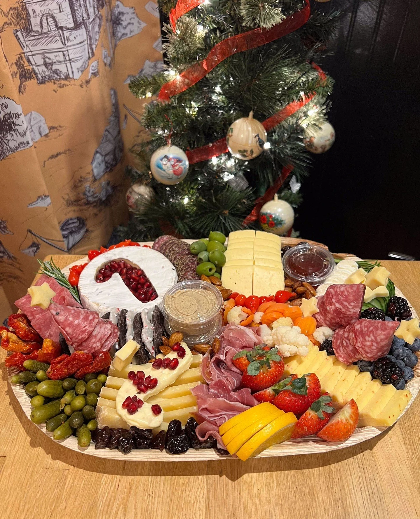 Last call for Christmas charcuterie boards! 🎄⁠
⁠
If a charcuterie board is part of your holiday plans (and it should be 😉), now&rsquo;s the time to order. ⁠
⁠
Our Christmas boards are the perfect centerpiece for your holiday parties! 🧀