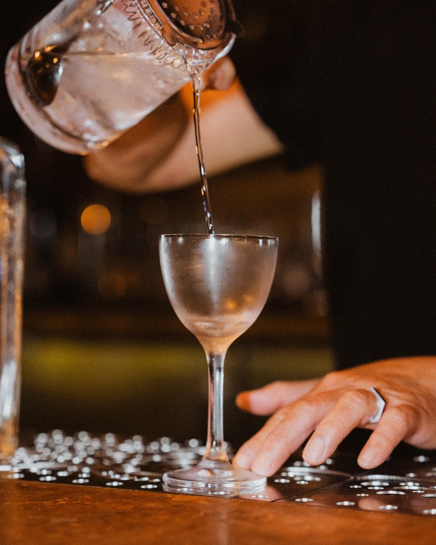 One day till Thanksgiving - plenty of time to perfect a pour! What&rsquo;s your No. 209 cocktail of choice?

#No.209 #Thanksgiving #Gin