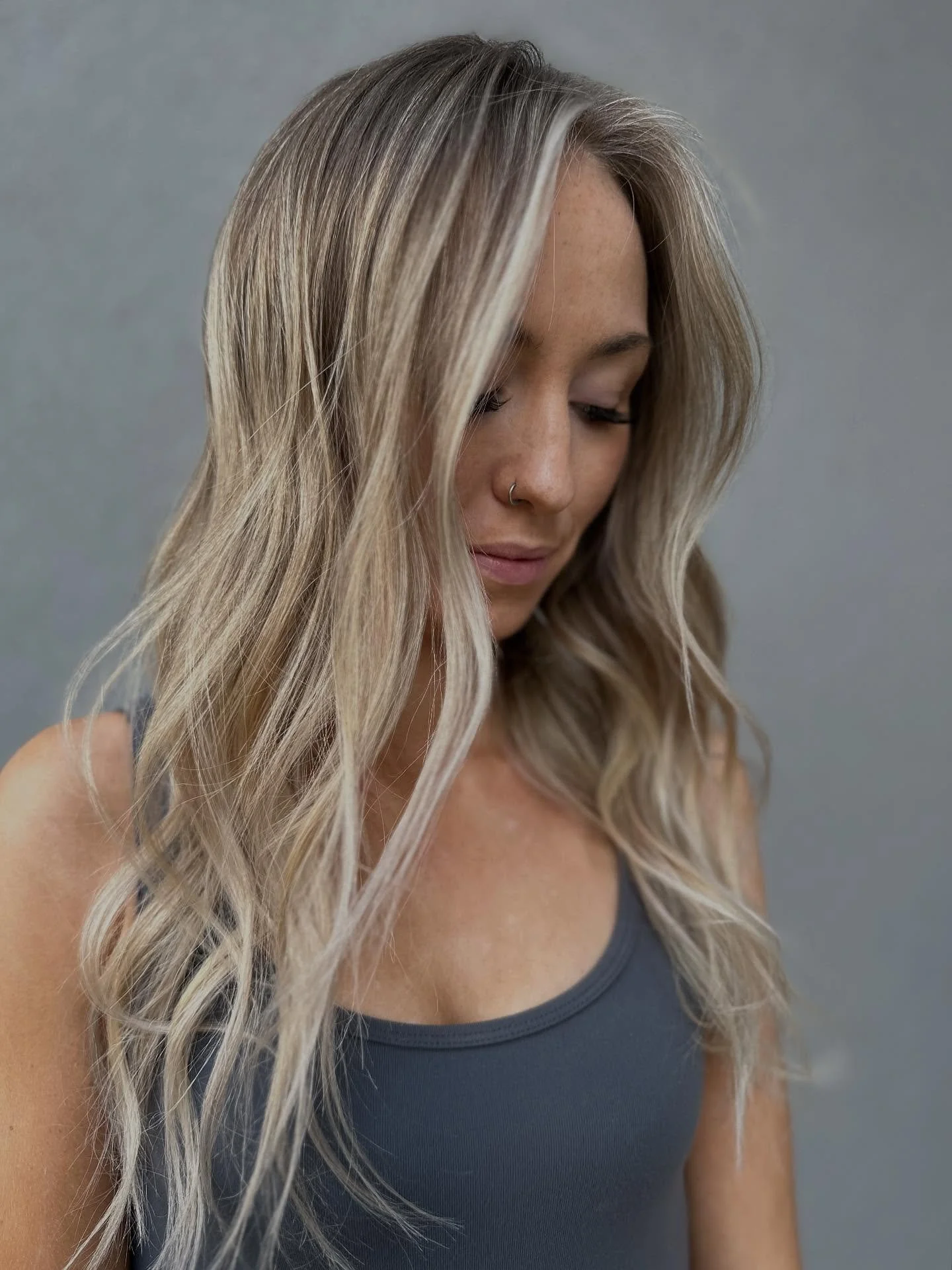 3 ways to make your color last longer:
1️⃣ Wash less often
2️⃣ Use color-safe products
3️⃣ Book your gloss refresh every 6&ndash;8 weeks ✨
Save this for your next appointment &mdash; your future hair will thank you 😉
.
.
.
.
.
.
#yeg #yegblonde #yeg