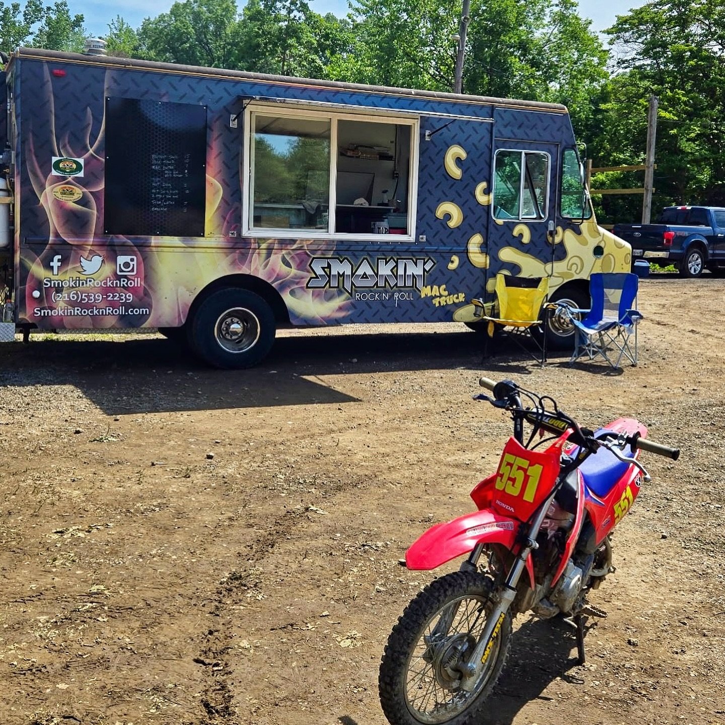 When a Saturday really ROCKS&hellip; 🎸🔥

BAY ROCKS was out in full force&mdash;feeding crowds, blasting music, and bringing the heat all over Northeast Ohio:

🚚 @smokinrocknroll Truck #1 in Amherst &ndash; Fueling the dirtbike racers with smokin&r
