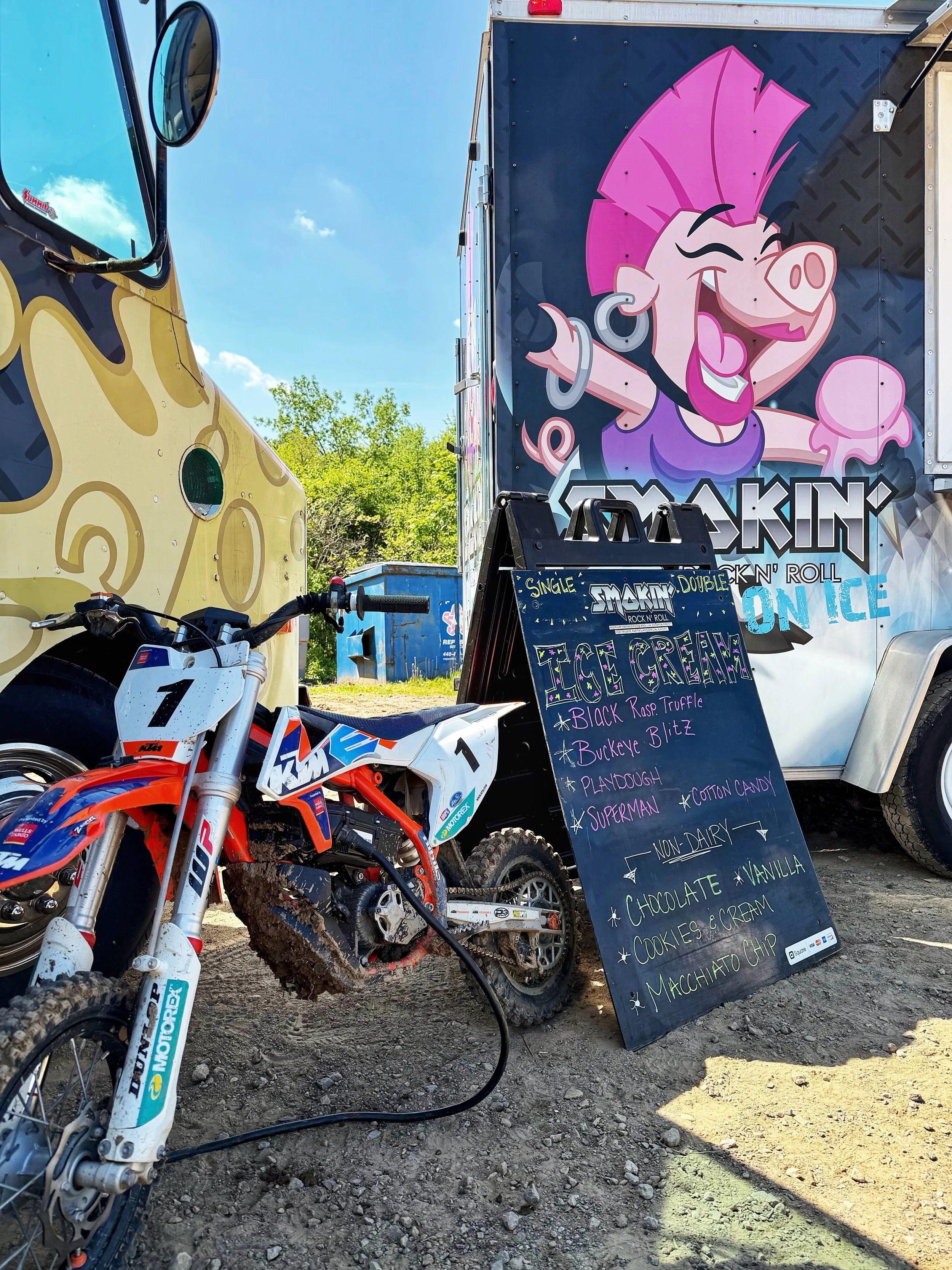 🏁☀️ Dirt bikes, BBQ, and ice cream &mdash; now THAT&rsquo;S a summer day. 🤘🏍️🔥🍦

We rolled the food truck and ice cream trailer out to the Amherst Meadowlarks for an all-day dirt bike event, and these racers came READY TO EAT. 😅

With temps pus