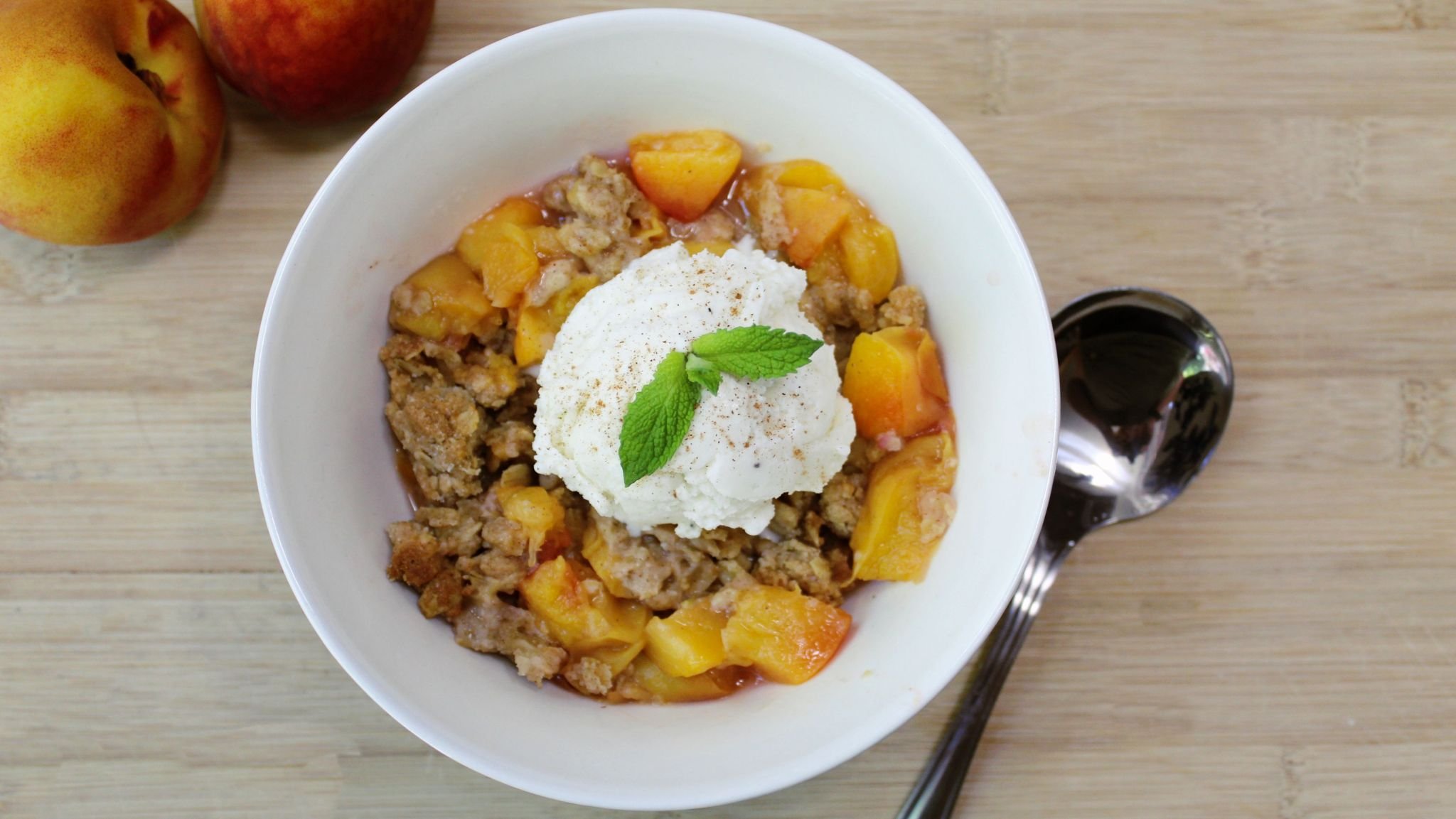       
  
        Fresh Peach Crisp Recipe   Ingredients:    5 Cups Chopped Fresh Peaches  1 Teaspoon Vanilla Extract (5ml)  1 Cup Flour (120g)  1 Cup Rolled Oats (80g)  &frac14; Cup Packed Brown Sugar (48g)  &frac14; Cup White Sugar (48g)  1 Teaspoo