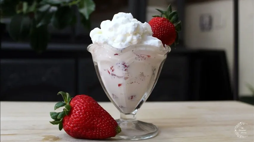      
  
















   
    
      
    
     
       
        
       
     
    
    



   


 
  
 

         
  
    
Fresas Con Crema | Strawberries and Cream Recipe   
 Ingredients:      1 Can Evaporated Milk (12oz. / 354ml)    1 Can Swee