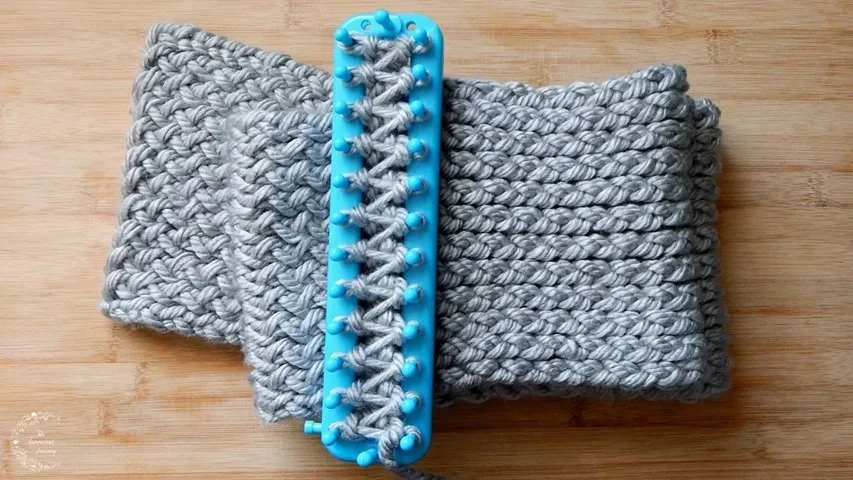 How to Loom Knit a Scarf | Easy Pattern for Beginners