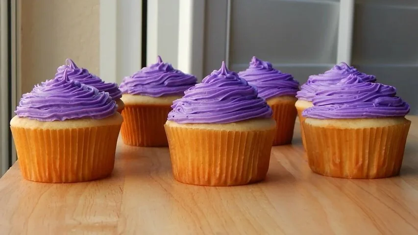 Easy Vanilla Cupcakes Recipe | Cupcakes for Beginners
