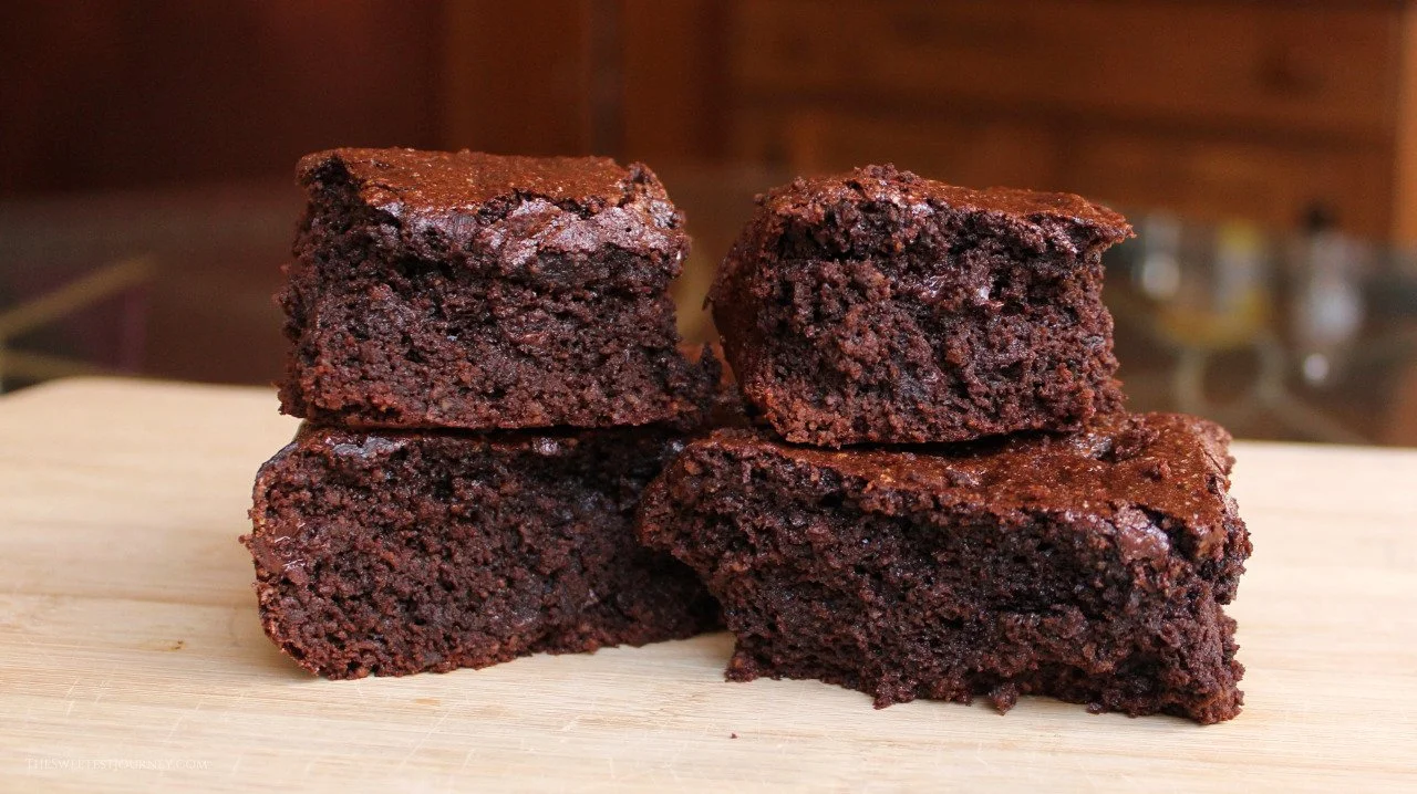 Almond Flour Brownies Recipe | One Bowl Brownies