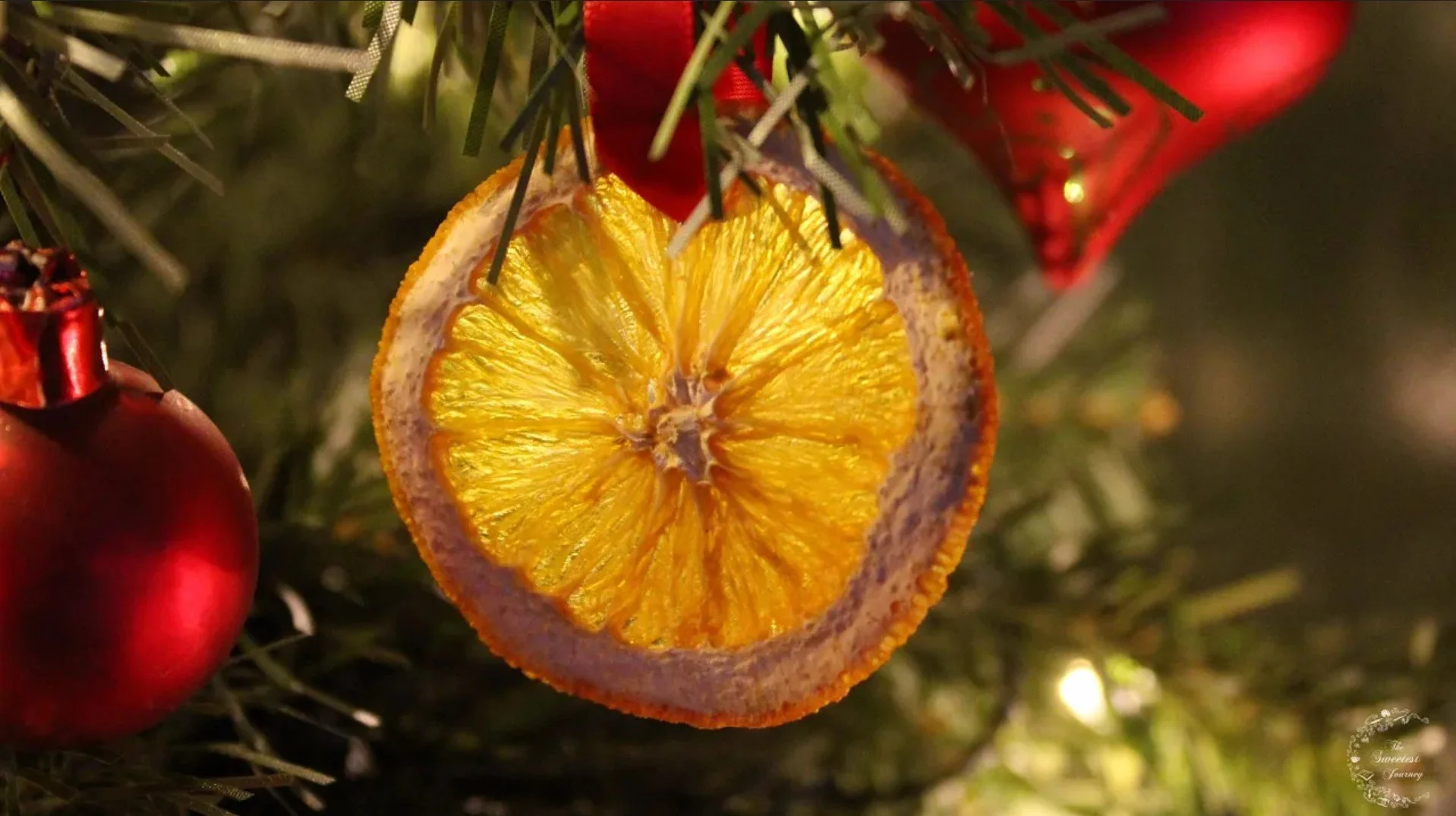 How to Make Dried Oranges for Christmas Decorations