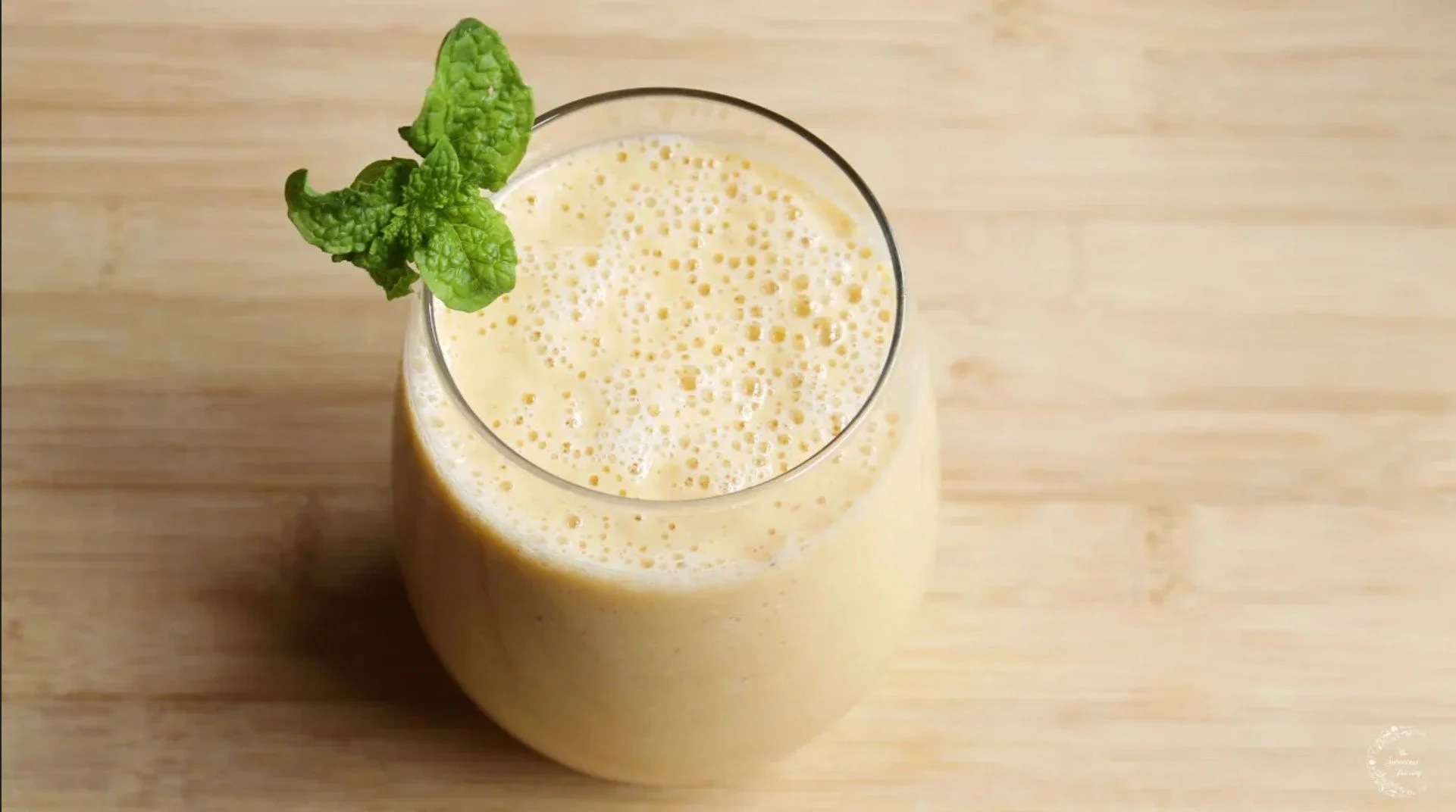 Easy Breakfast Smoothie | Peaches and Cream Smoothie Recipe