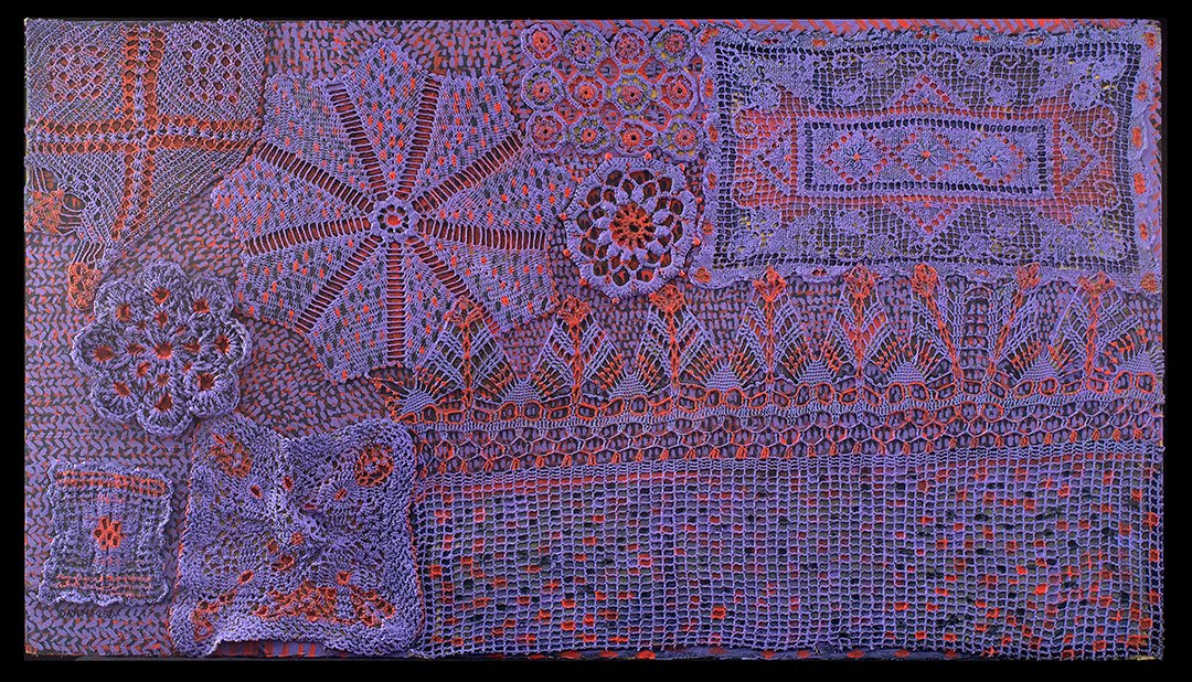 52 x 94, collage, acrilco sobre crochet y tabla, rastros 2024