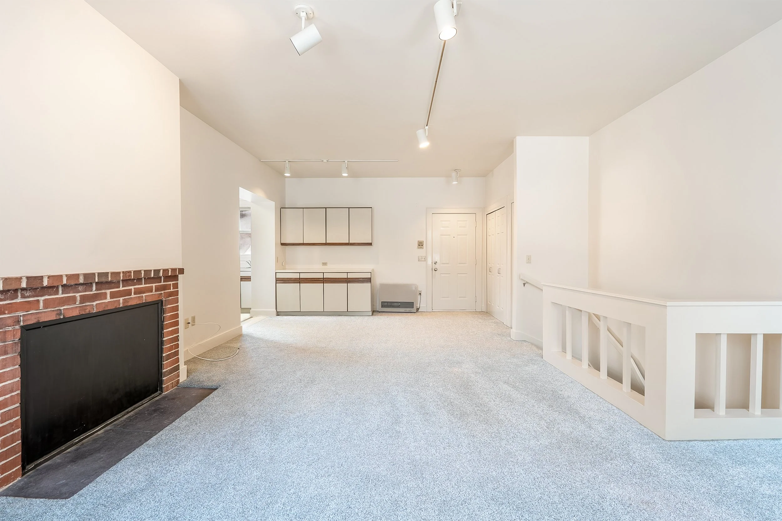 68 Pleaant St-28.jpg