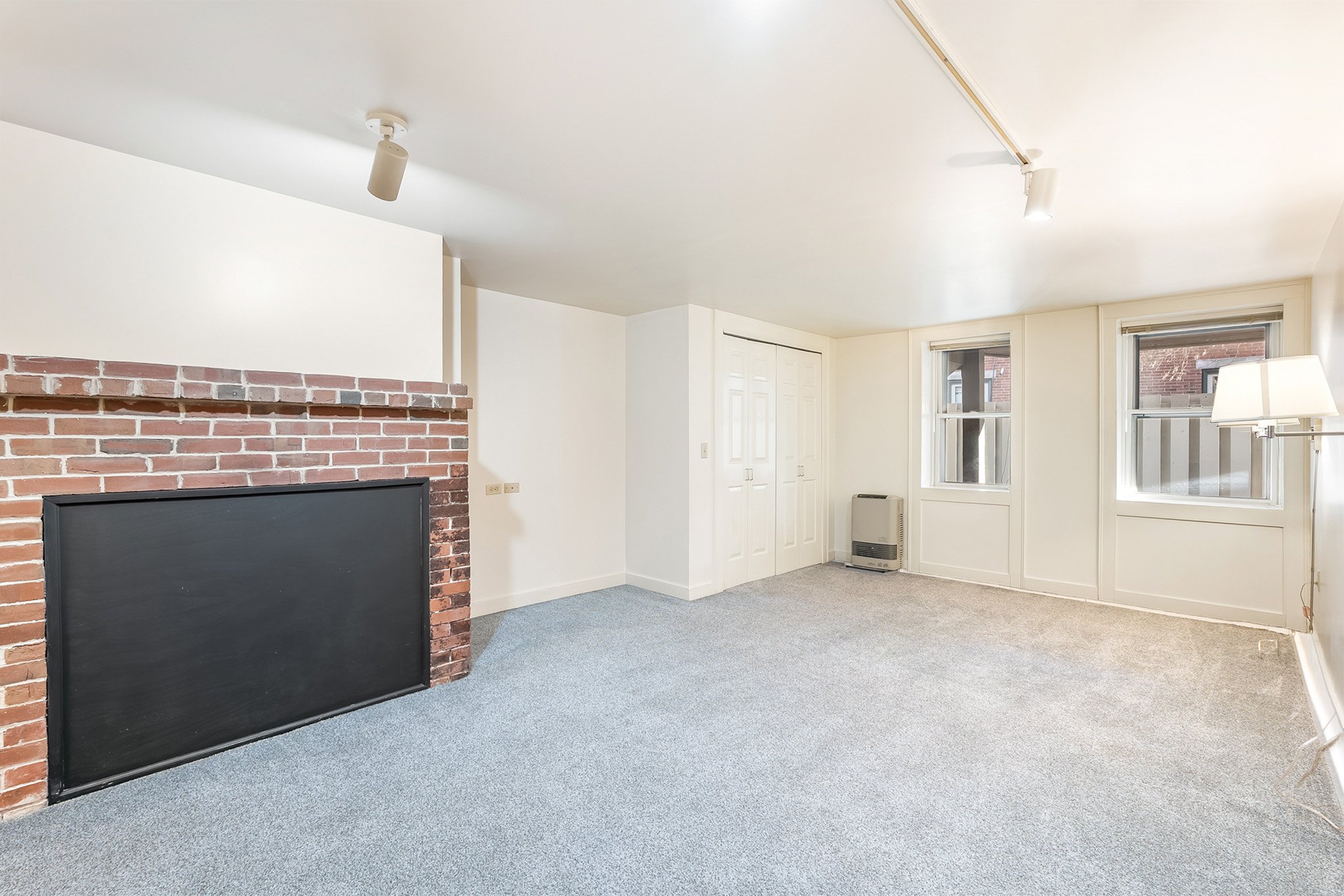 68 Pleaant St-37.jpg