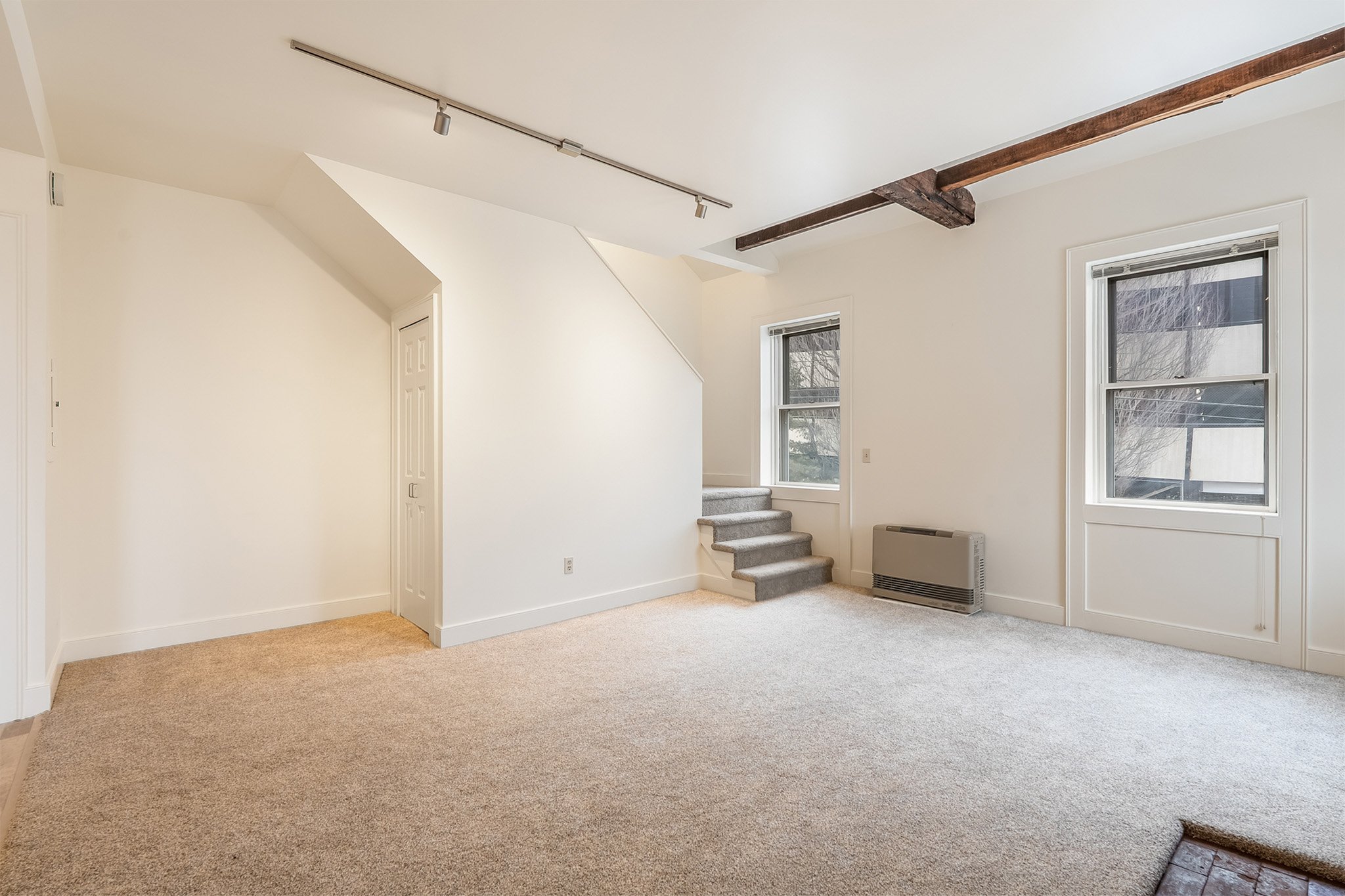 68 Pleaant St-13.jpg