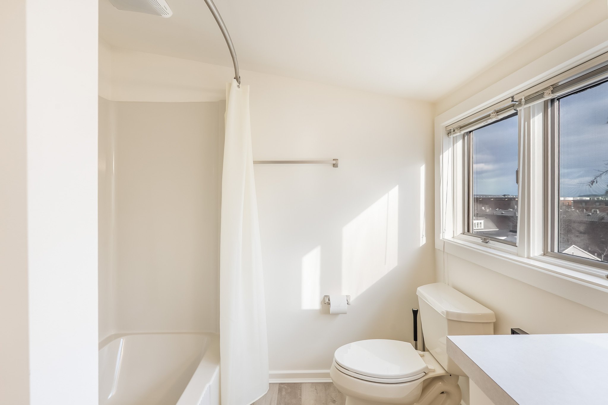 68 Pleaant St-19.jpg