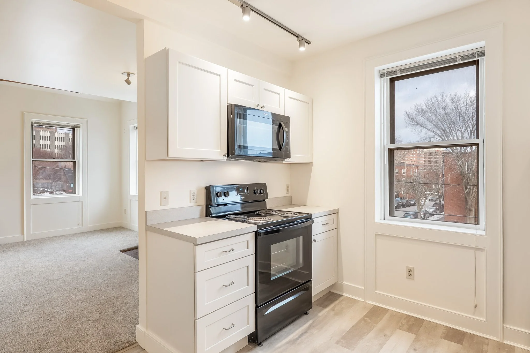 68 Pleaant St-09.jpg