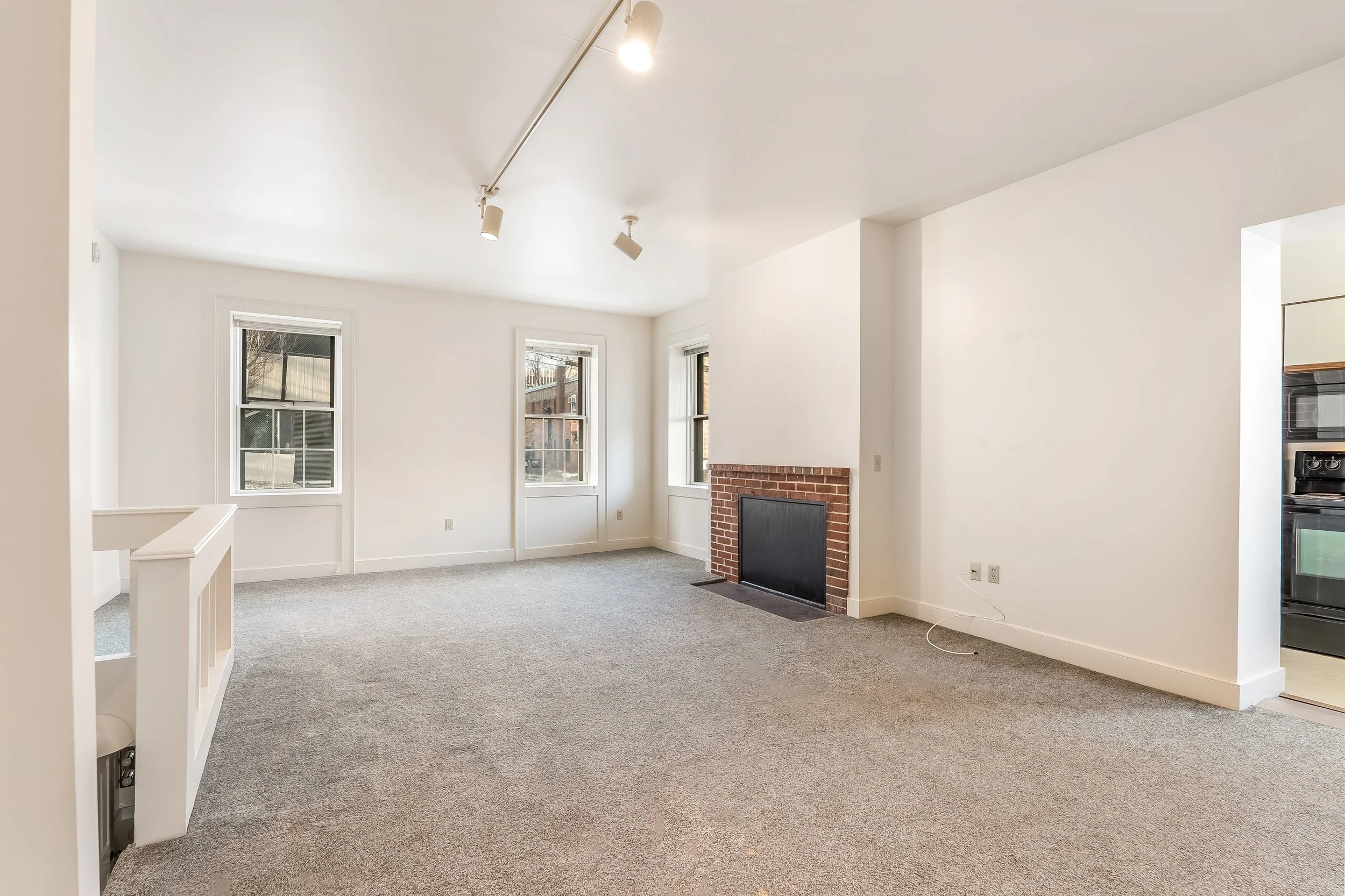 68 Pleaant St-29.jpg