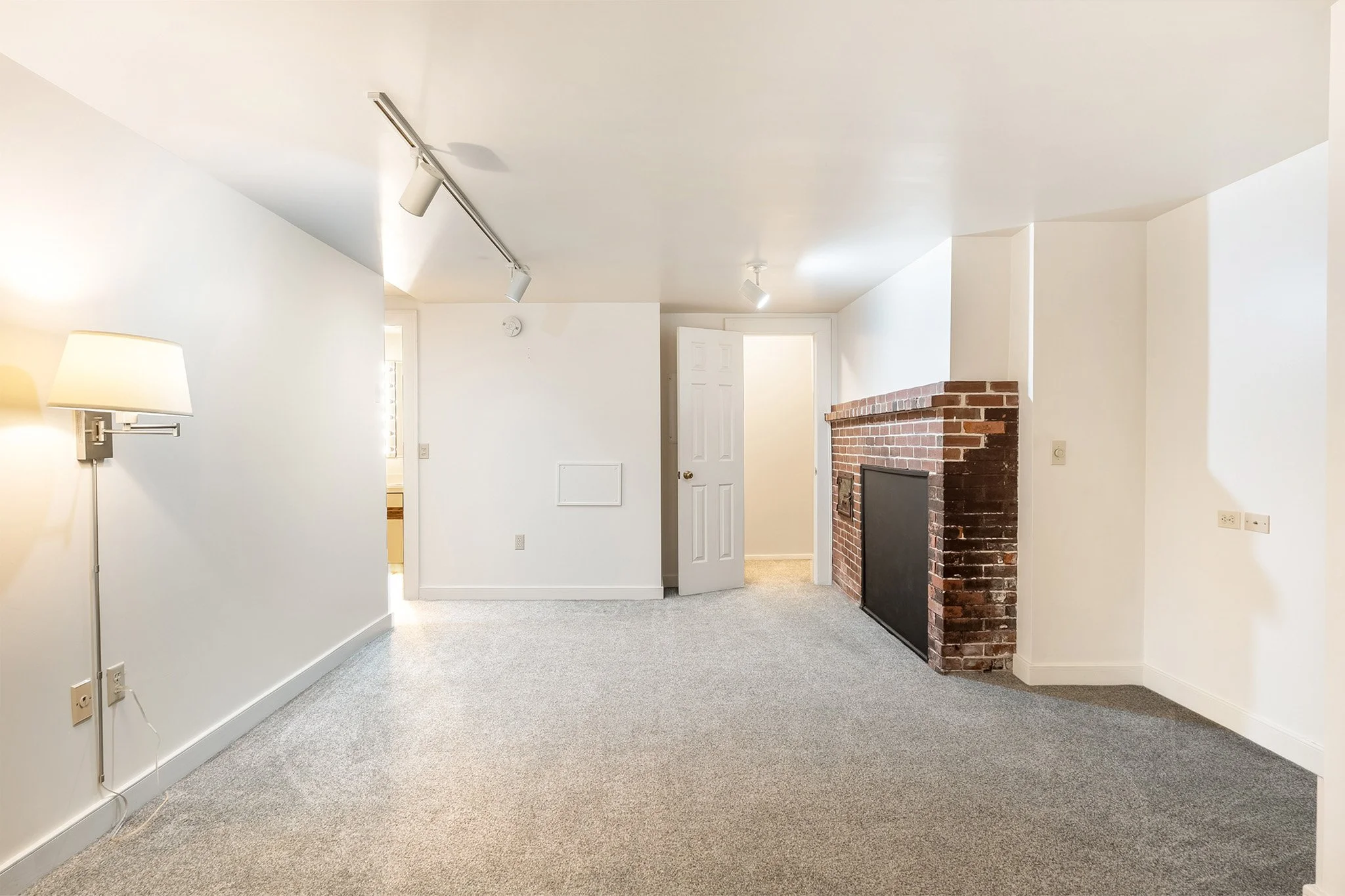 68 Pleaant St-35.jpg