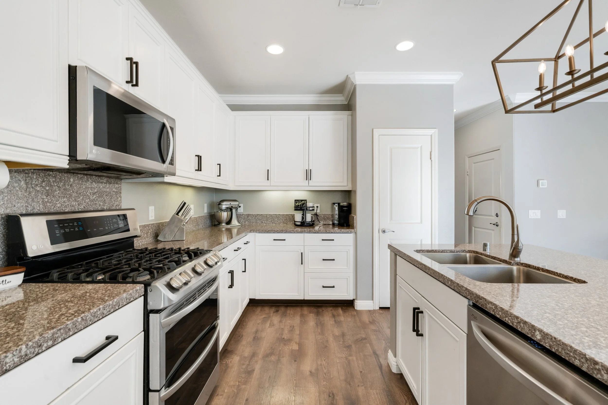 668 Whalen Way-16.jpg