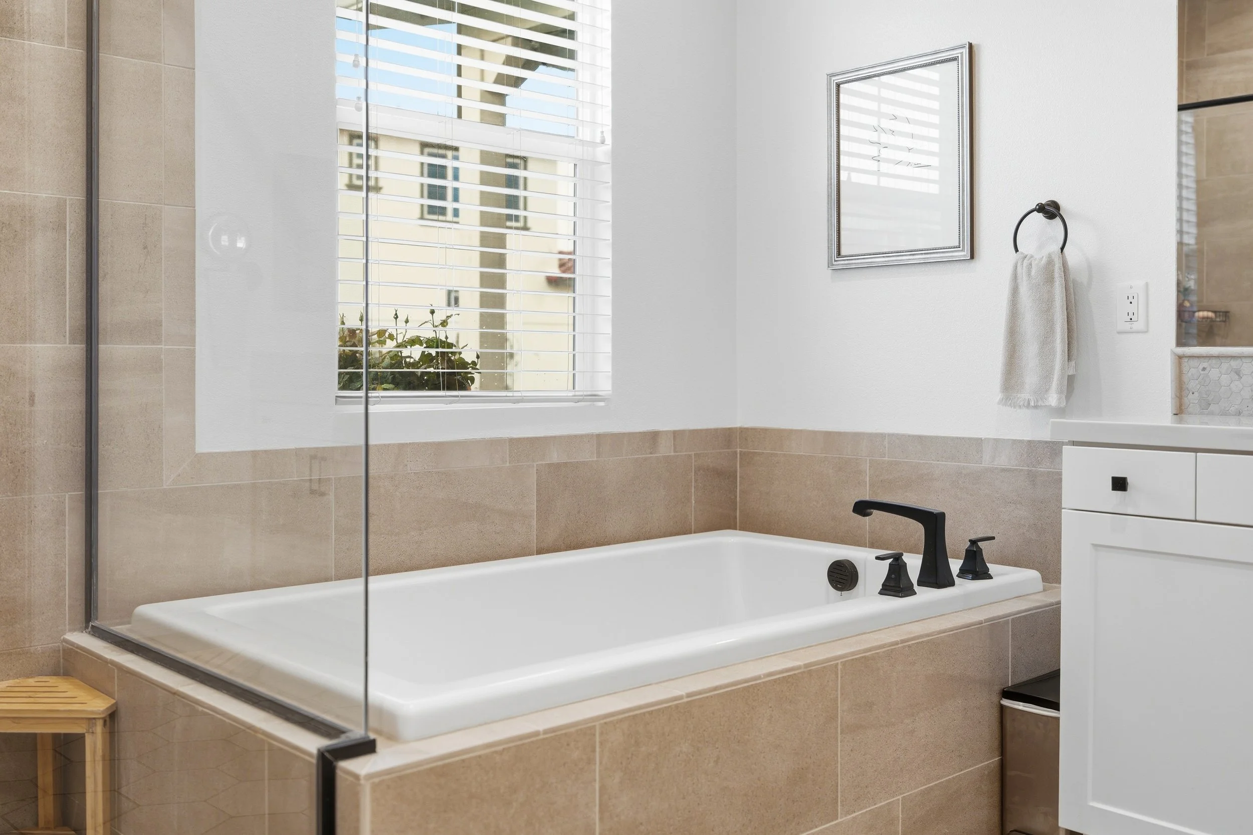 126 Wisteria St-22.jpg