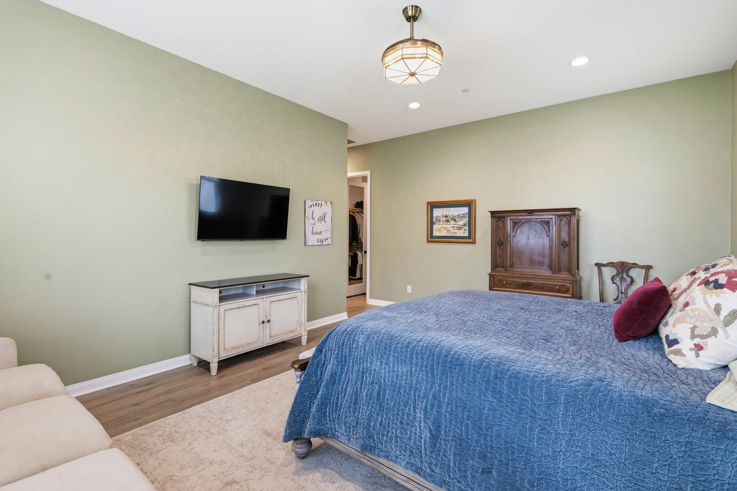 126 Wisteria St-17.jpg