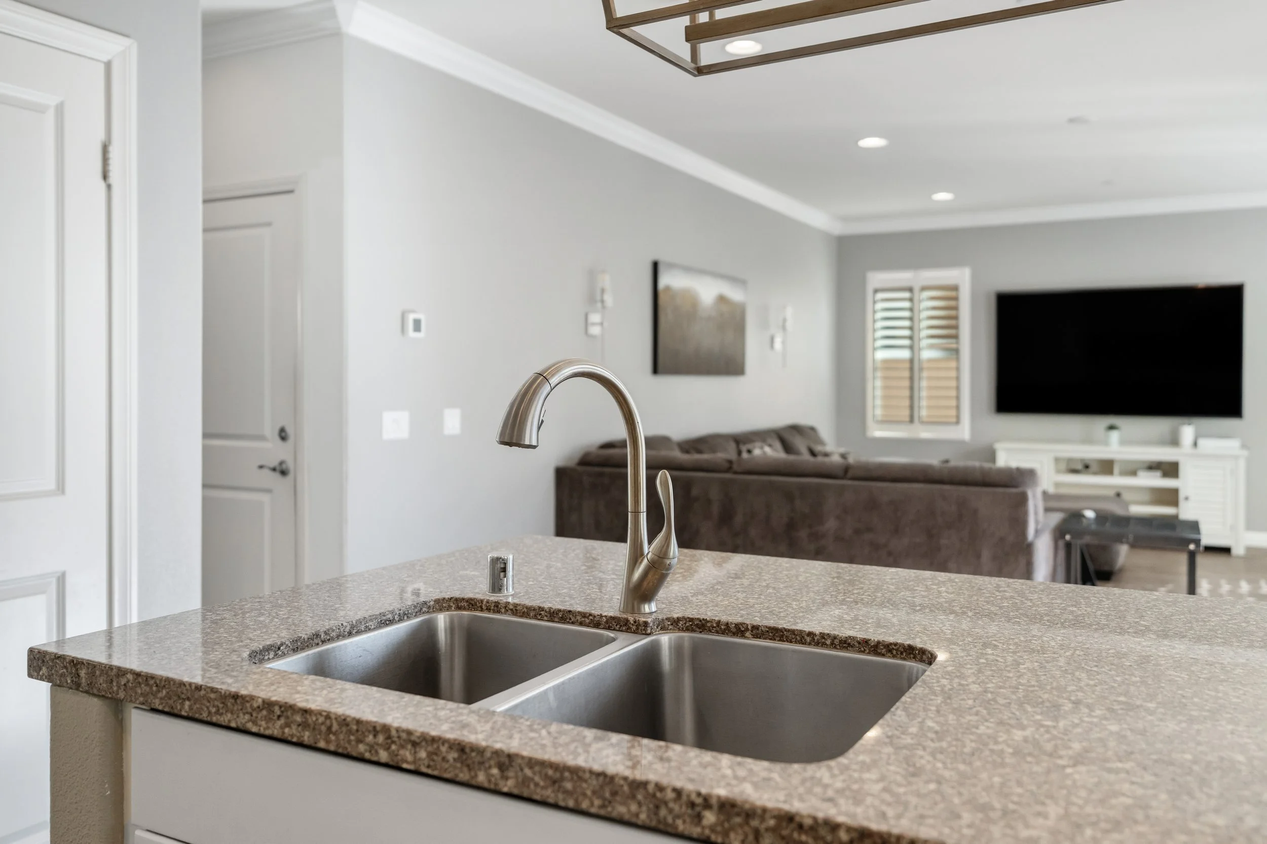 668 Whalen Way-13.jpg