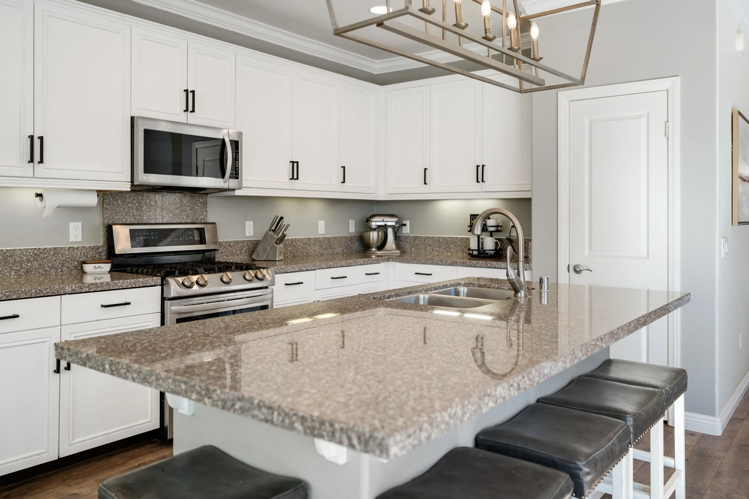 668 Whalen Way-12.jpg