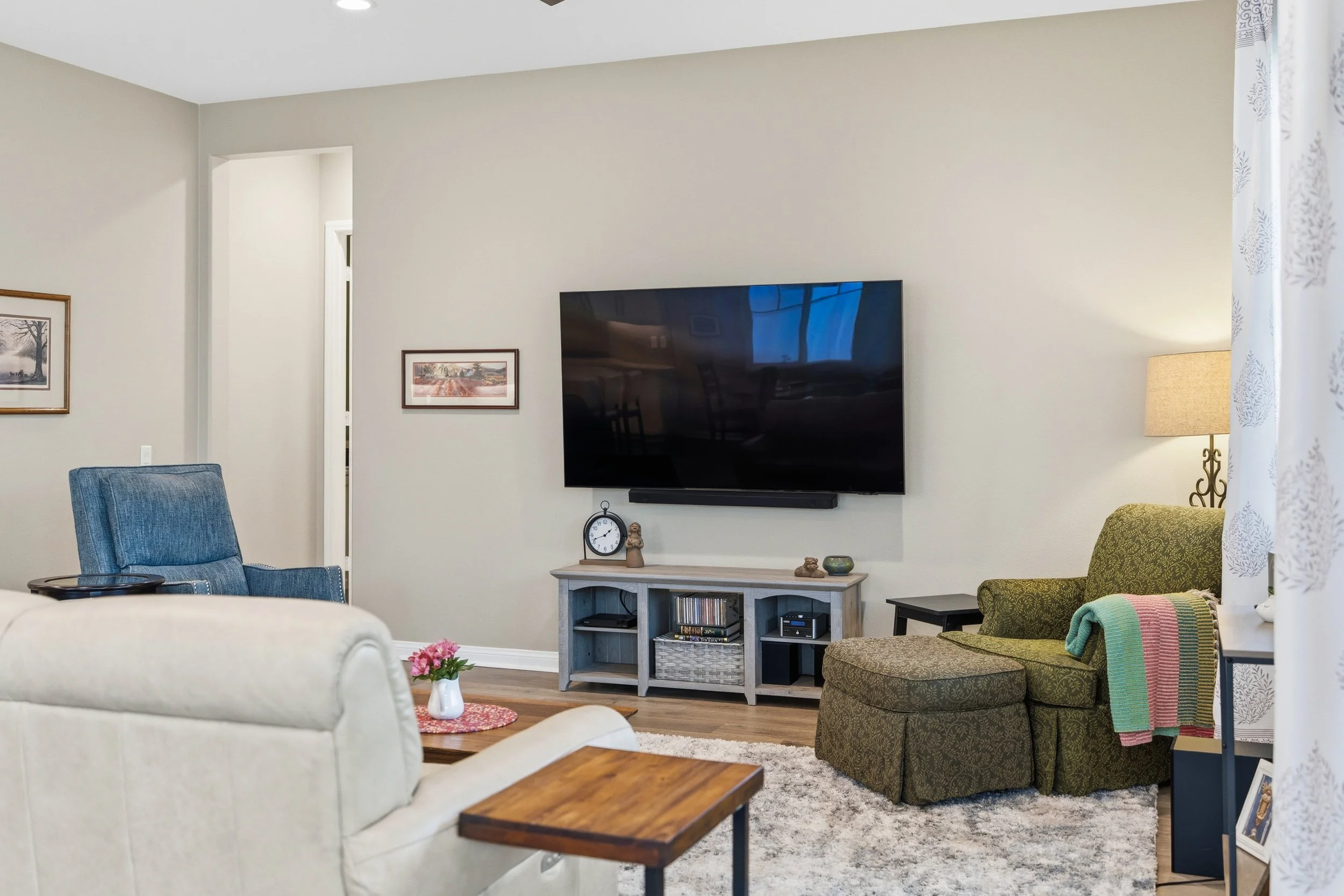 126 Wisteria St-37.jpg