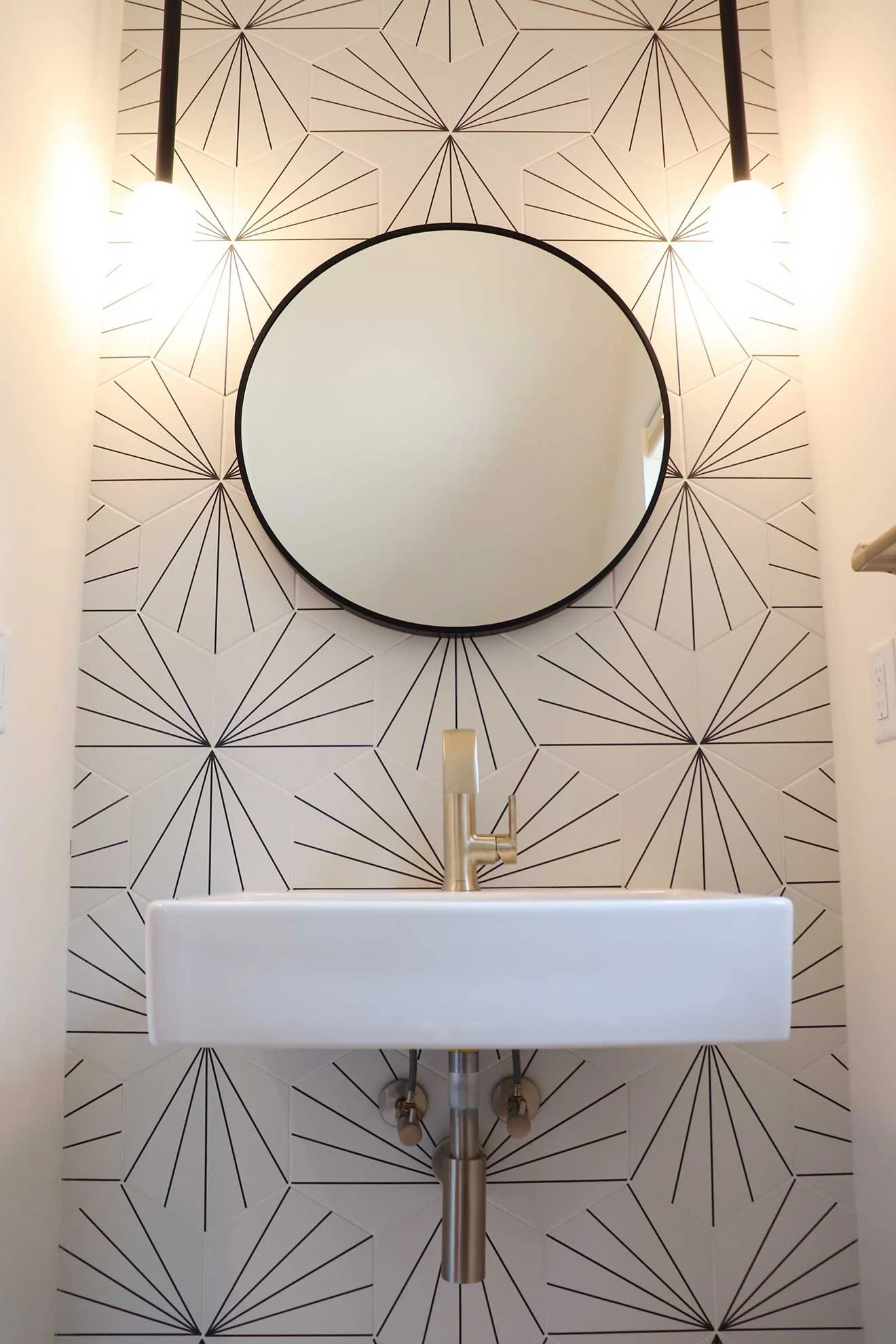 Craig-Mid-Century-Revival-Design-Bend-07.jpg