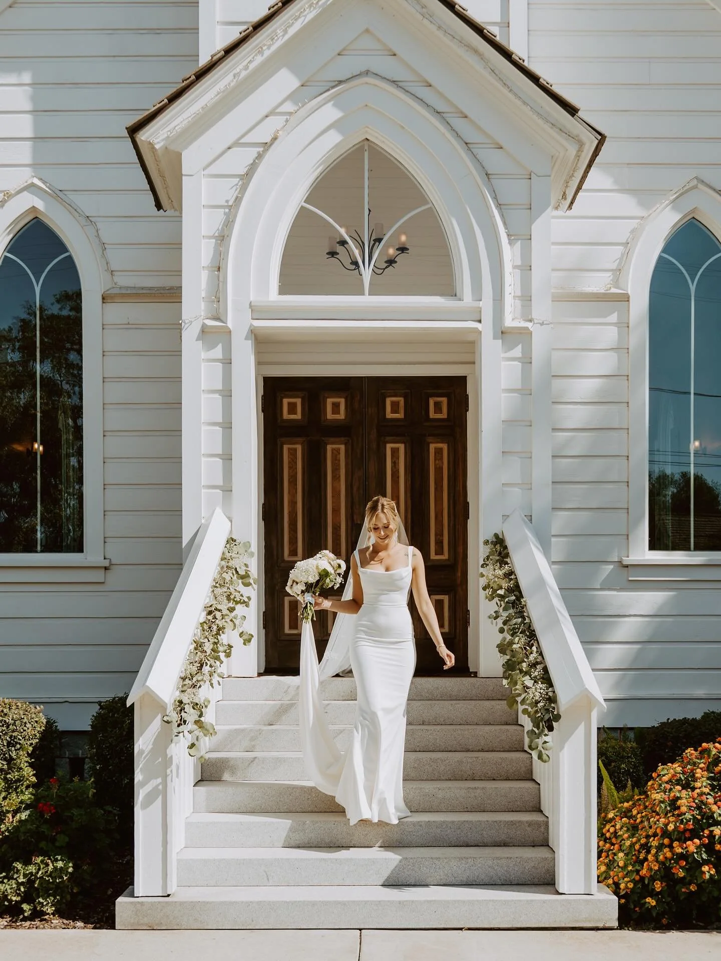 Happy one year wedding anniversary Megan &amp; Thomas!! ✨
. 
Photography: @jessholle
Florals: @blooms.decorations
Venue: @oldstmaryschapel
Hair: @margarita_bridalhair
Coordination: @olikho.co
