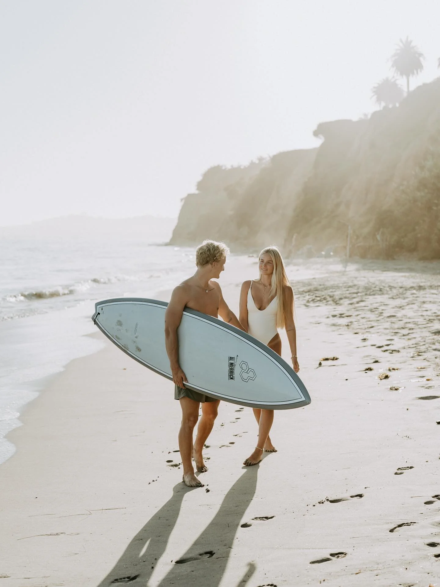 That warm Santa Barbara light never misses🤍
.
Models: @lizzyandlandon 
Photography: @jessholle
Hosts: @luckyladyfloral @seasaltcowpokephotography
Swimwear: @astoriaswimwear
