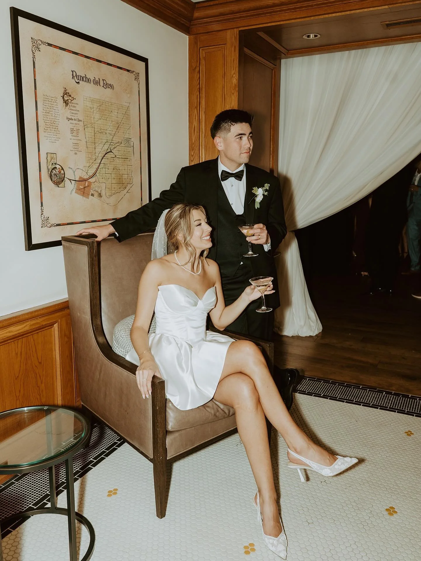 Some fun flash photos from E&amp;N&rsquo;s big day ✨
.
Second shot for @amypinkphotography 
Sacramento photographer | NorCal photographer | wedding photographer | engagement | Bay Area photographer