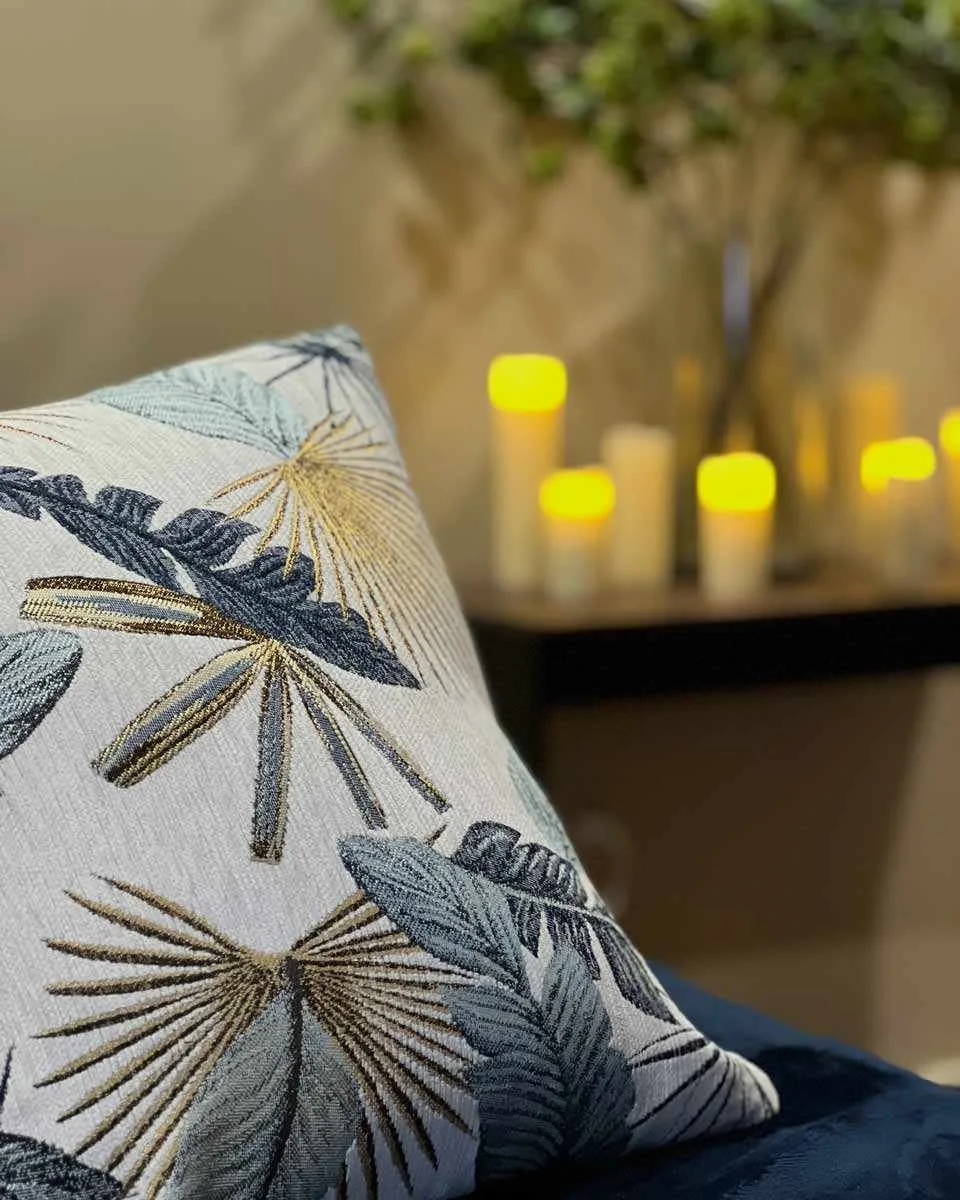 truce spa massage room