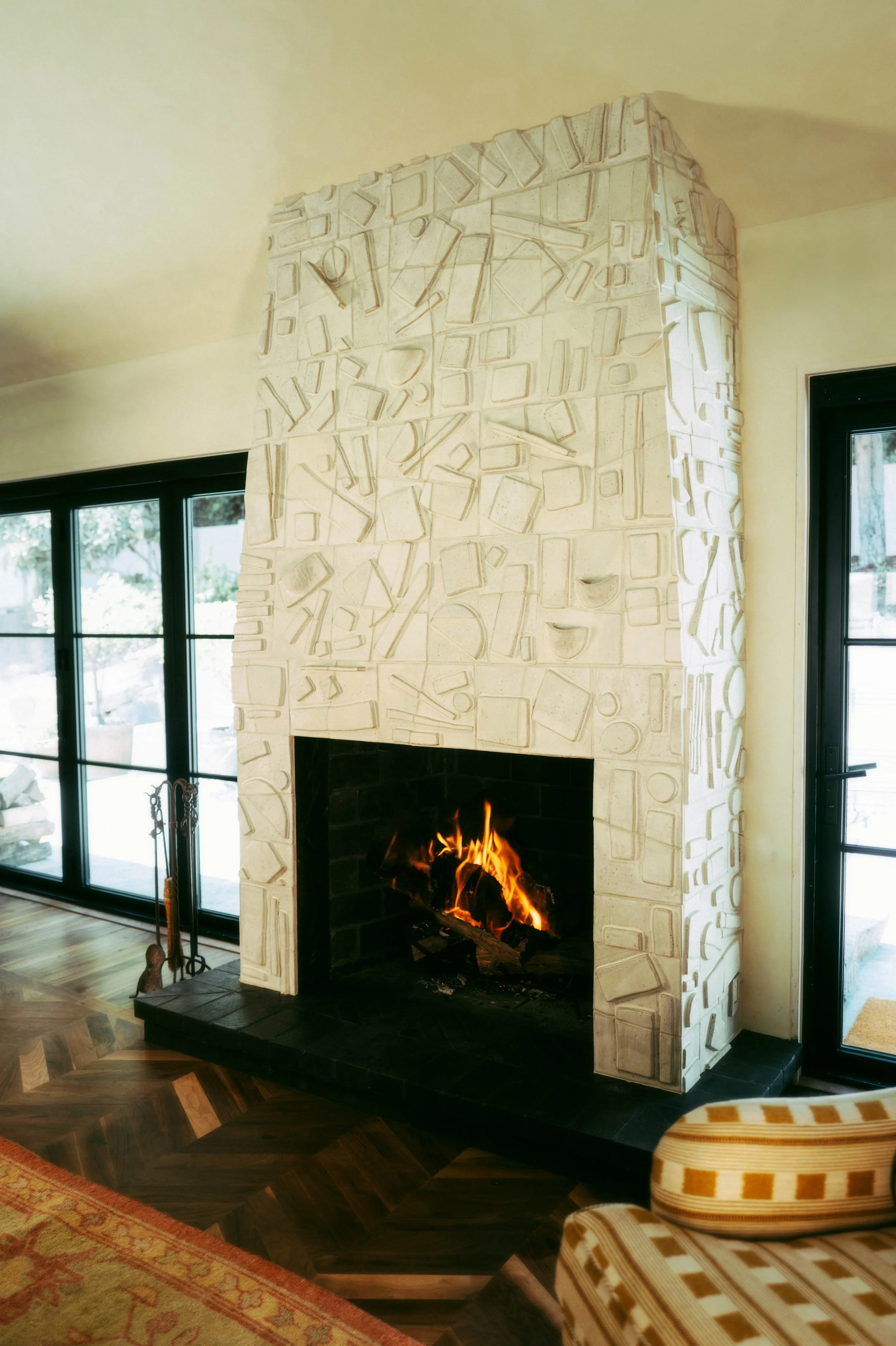 Ben-Medansky-sculptural-ceramic-fireplace-white-2.jpg