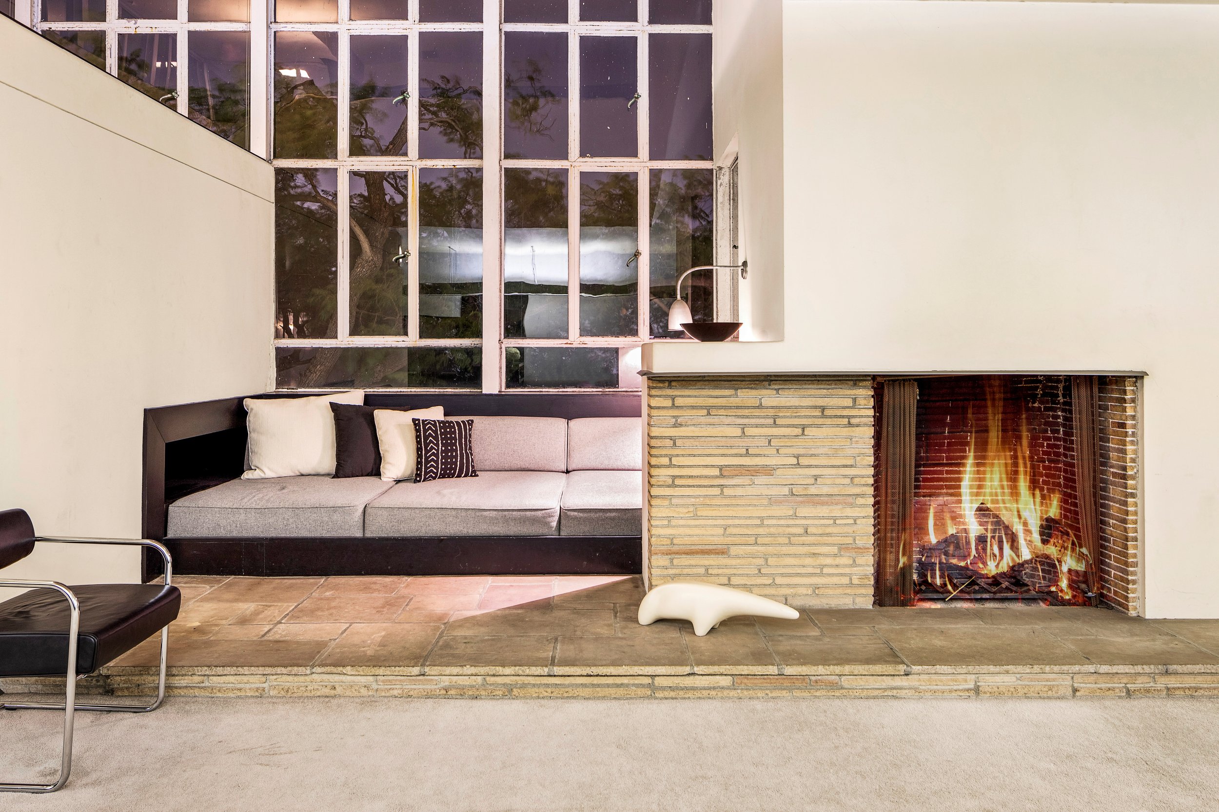 8 Fireplace.jpg