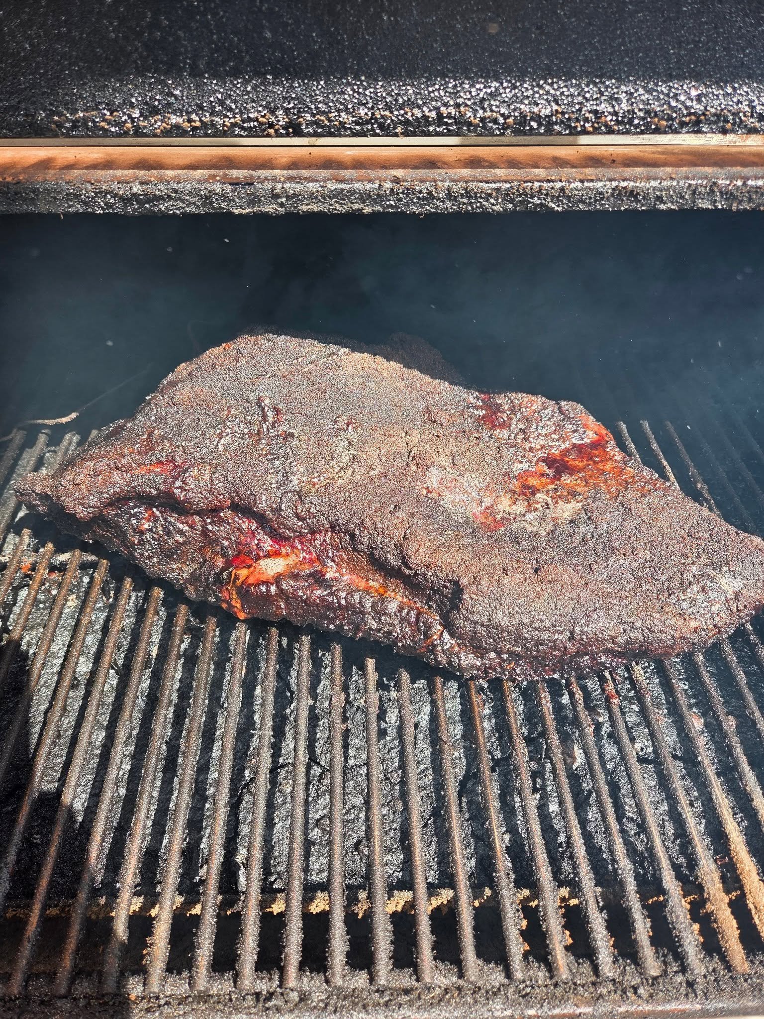 Smoke is in the air! Brisket will be on the dinner menu tonight π€π» Brisket tacos, nachos, sandwiches, and grilled cheese as well as our regular Beef, Pastor, and Chicken Street tacos & Nachos plus our SmashBurgers π€€
Also some fresh organic ve