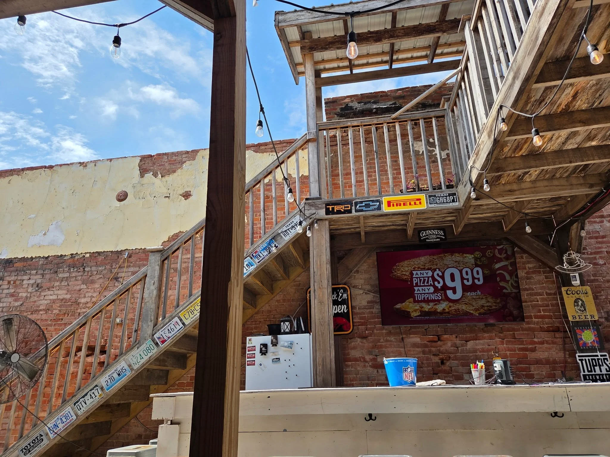 Football on the patio!! Patio season is officially here! π€π»π€π»π€π»
Extended hours, more daily specials, and an expanded menu is happening now that we're mostly past the summer heat! Stay tuned for lots of updates!